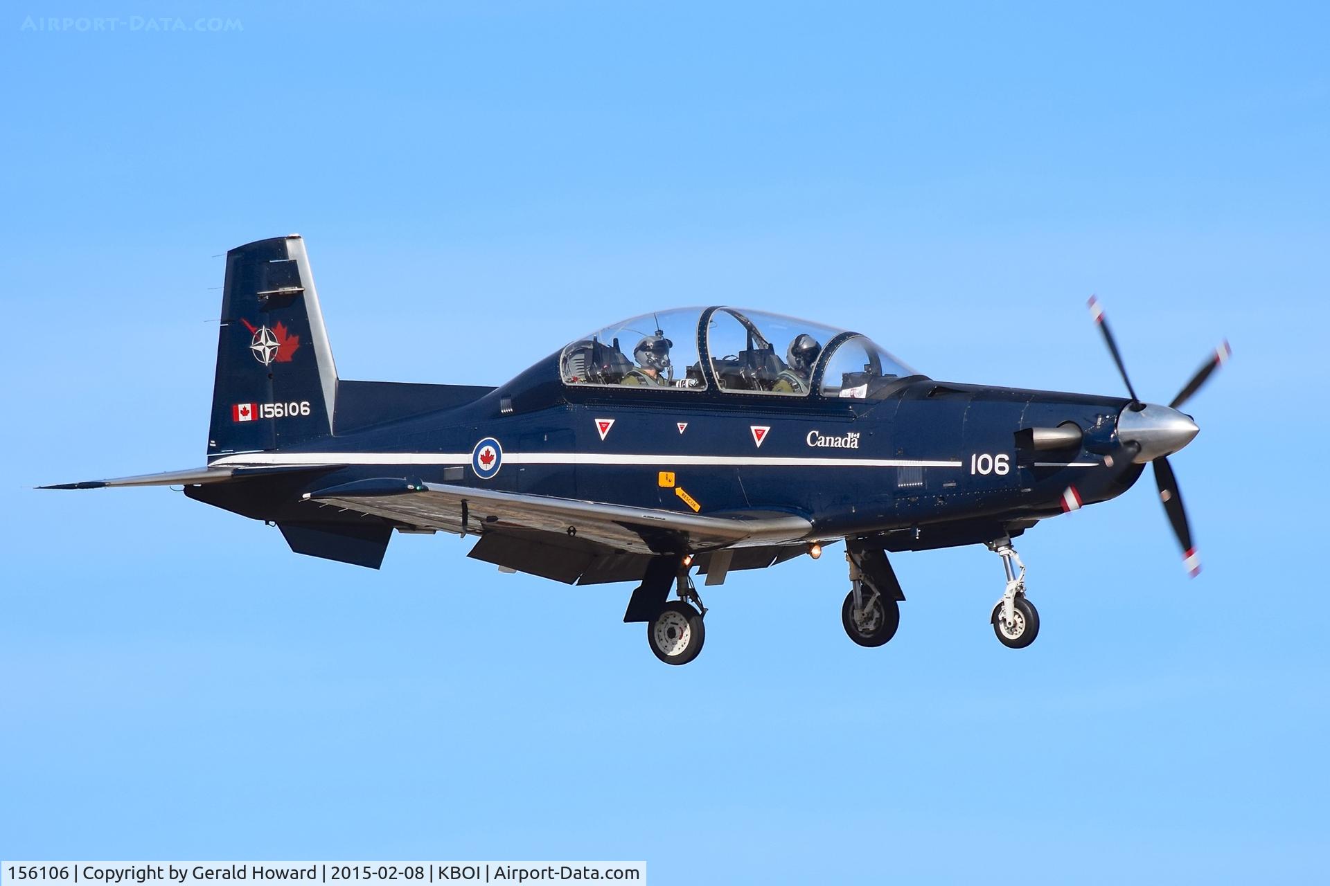 156106, Raytheon CT-156 Harvard II C/N PF-06, Landing RWY 10R.