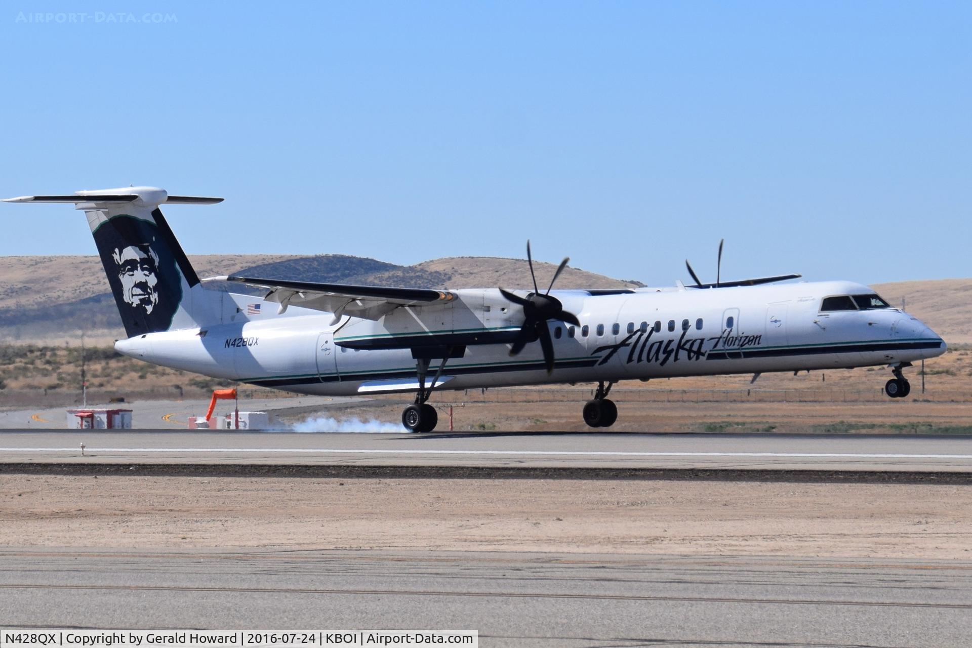 N428QX, 2007 De Havilland Canada DHC-8-402 Dash 8 C/N 4160, Landing RWY 28R.