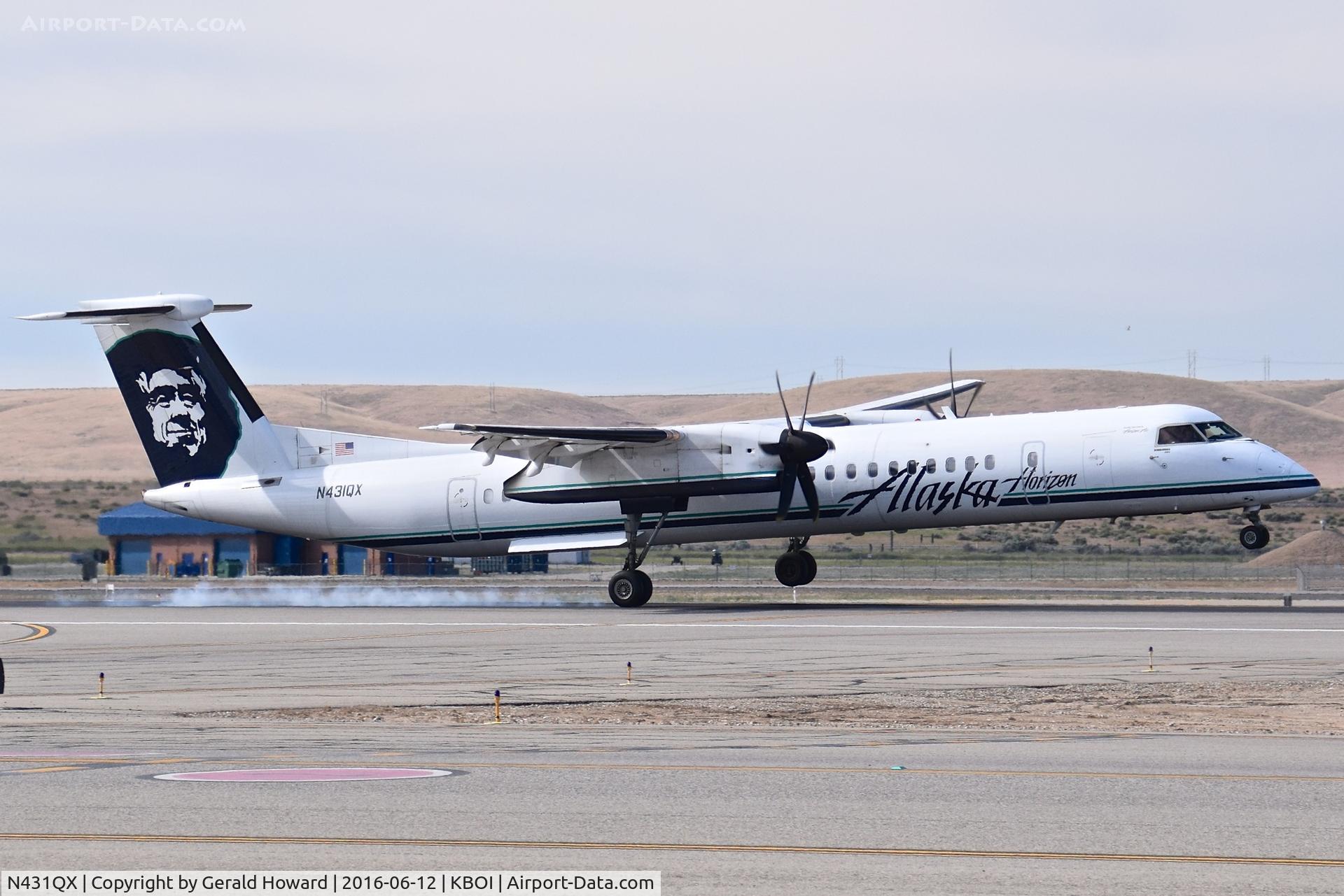 N431QX, 2007 Bombardier DHC-8-402 Dash 8 C/N 4164, Landing RWY 28R.