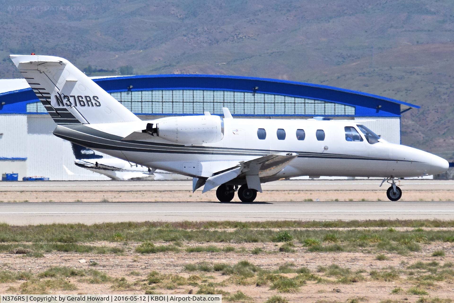 N376RS, 2004 Cessna 680 Citation Sovereign C/N 680-0009, Landing RWY 10R.