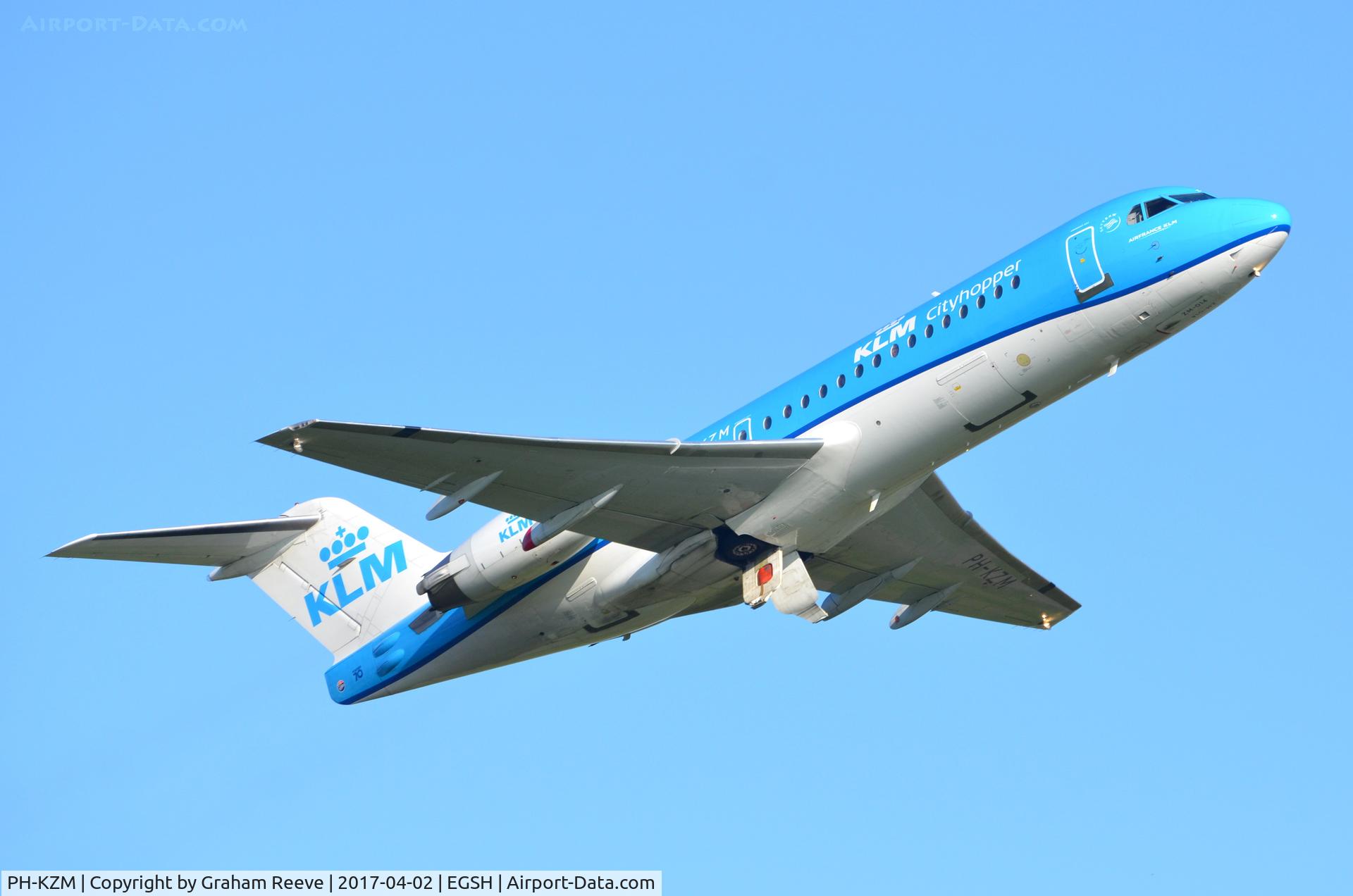 PH-KZM, 1995 Fokker 70 (F-28-0070) C/N 11561, Departing from Norwich.
