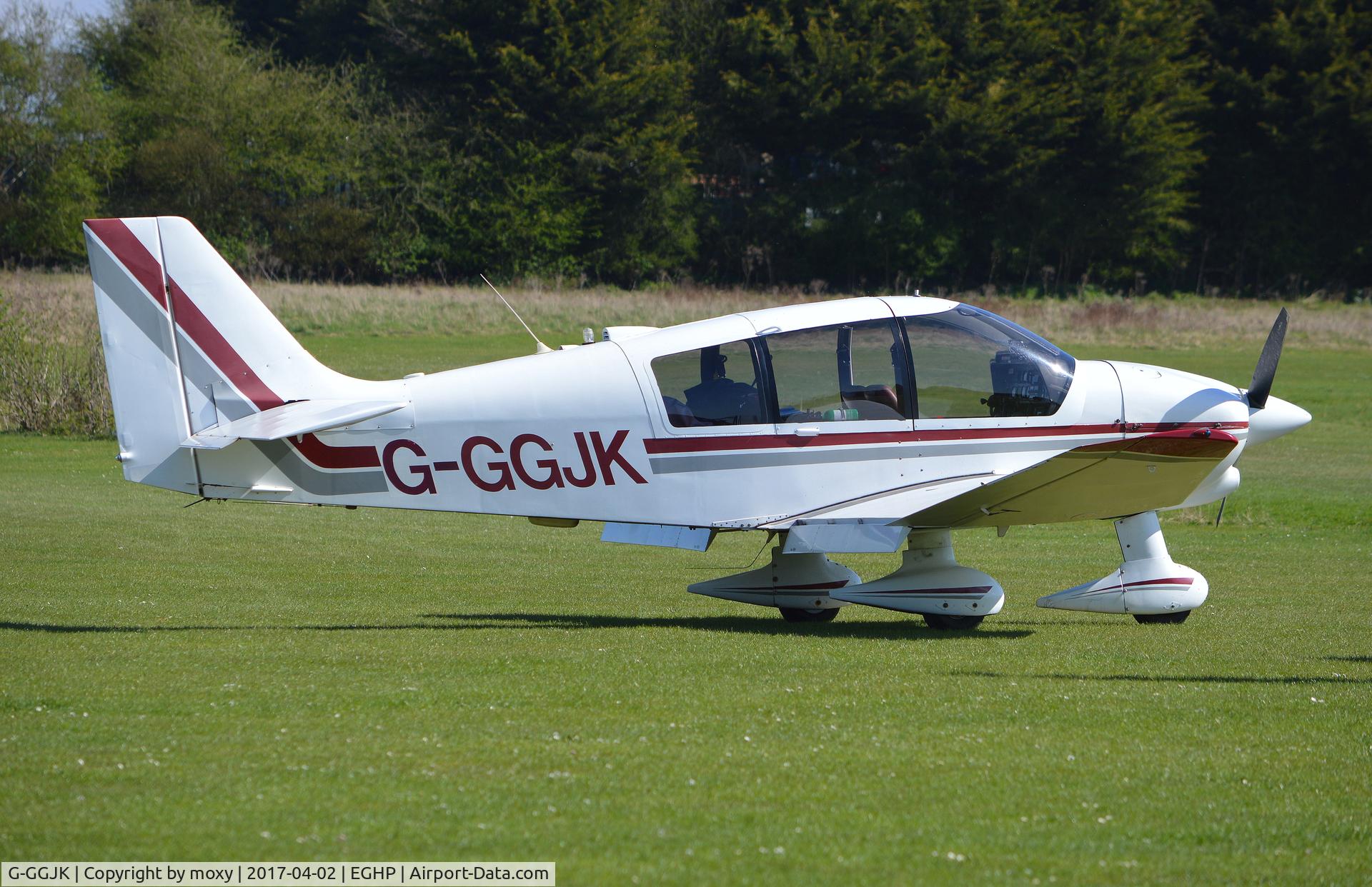 G-GGJK, 1988 Robin DR-400-140B Major C/N 1805, Robin DR-400-140B at Popham. Ex F-GGJK