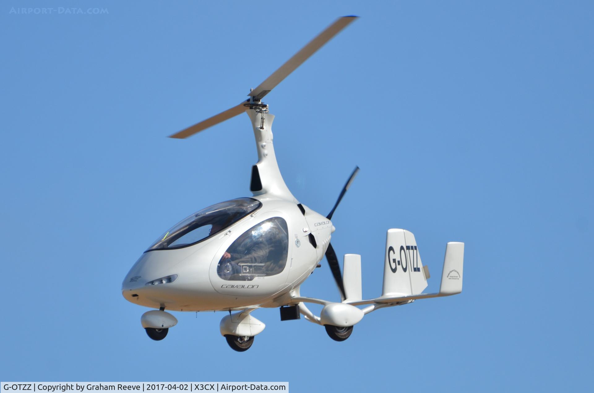 G-OTZZ, 2016 Rotorsport Uk Cavalon C/N RSUK/CVLN/021, Landing at Northrepps.