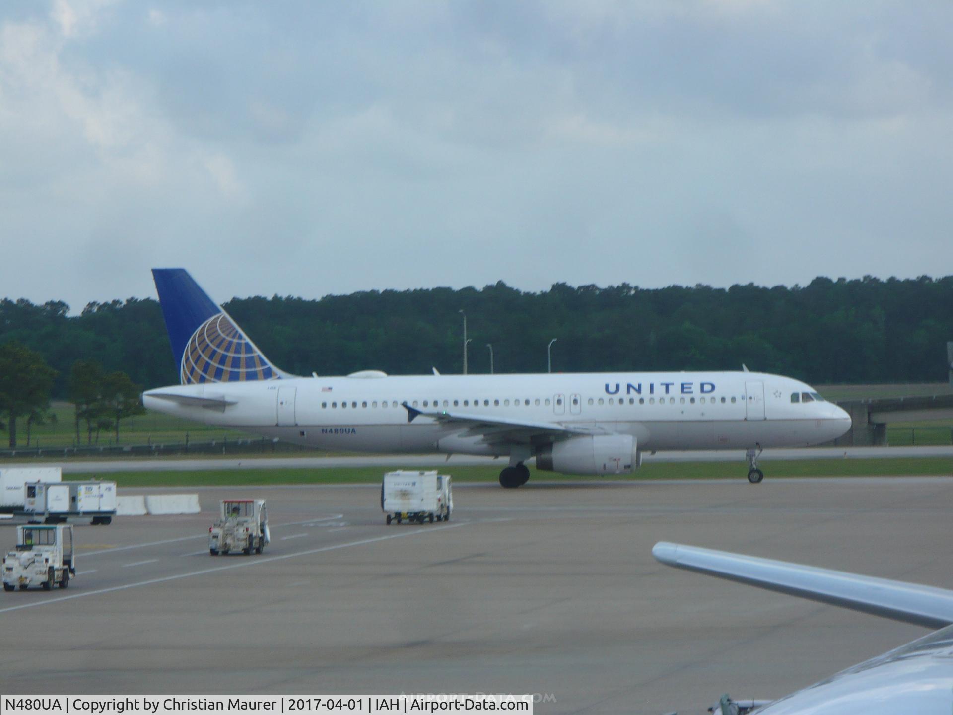 N480UA, 2001 Airbus A320-232 C/N 1555, A320-232