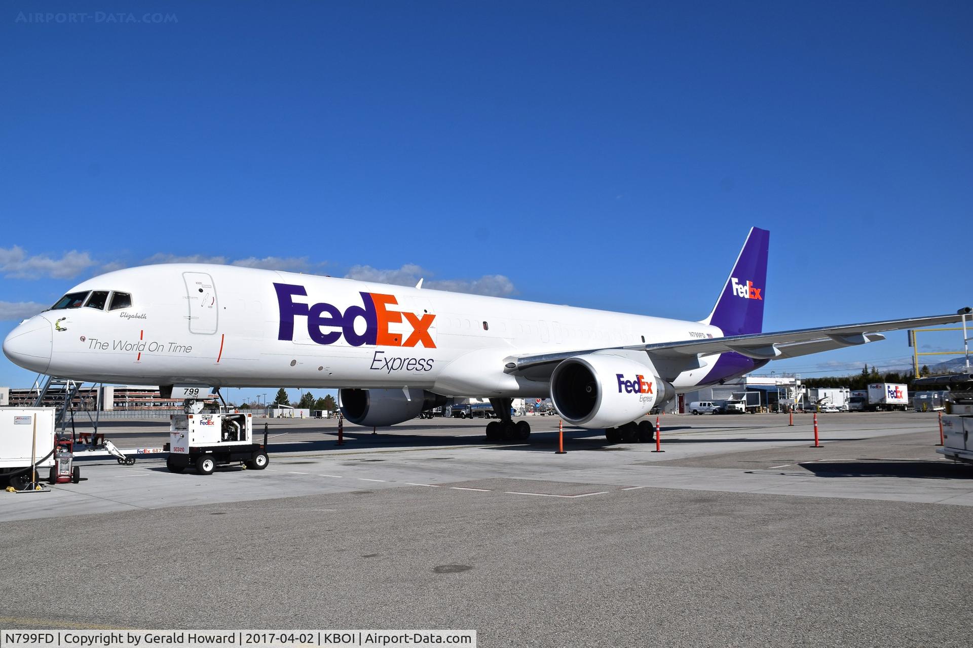 N799FD, 1996 Boeing 757-222 C/N 28145, Parked on FedEx ramp.