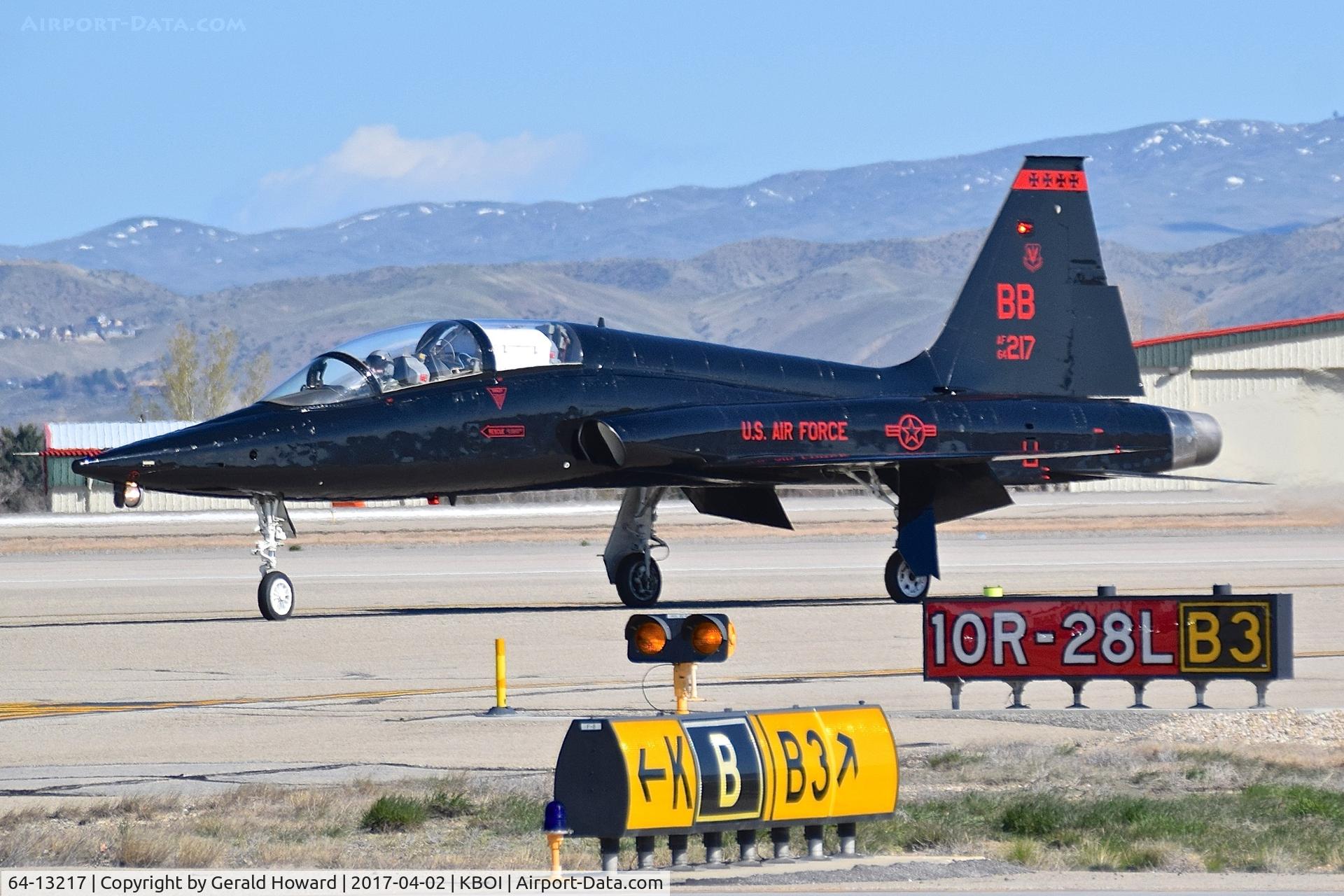 64-13217, 1964 Northrop T-38A Talon C/N N.5646, Turning off RWY 28L. 9th Recon Wing, Beale AFB, CA.