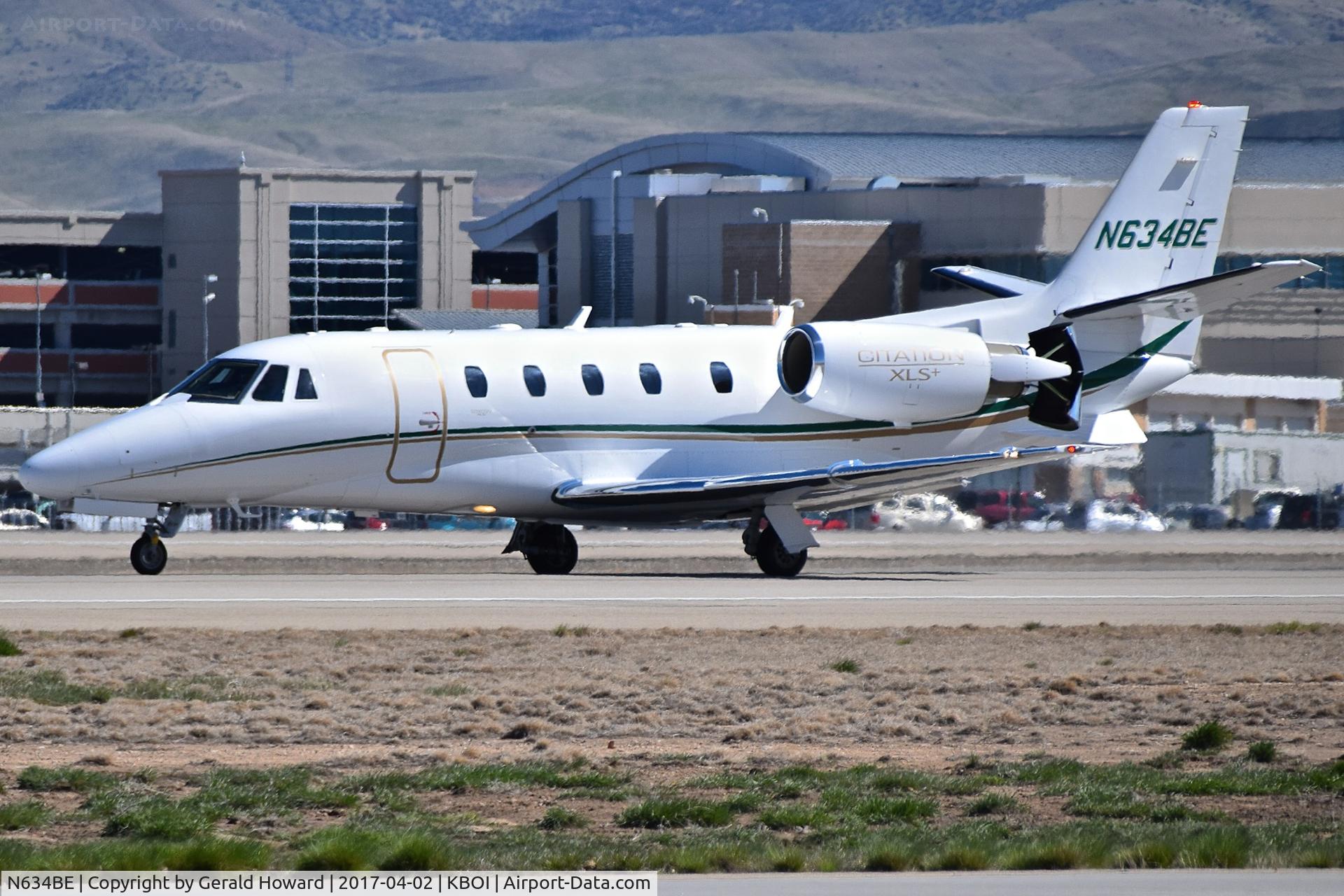 N634BE, 2009 Cessna 560XLS Citation Excel + C/N 560-6034, Landing roll out on RWY 28L.