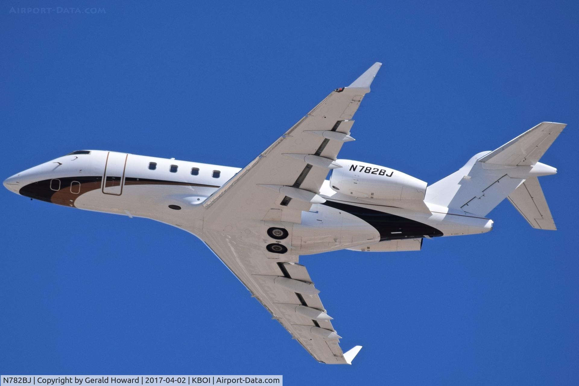 N782BJ, 2007 Bombardier Challenger 300 (BD-100-1A10) C/N 20164, Departing RWY 28L.