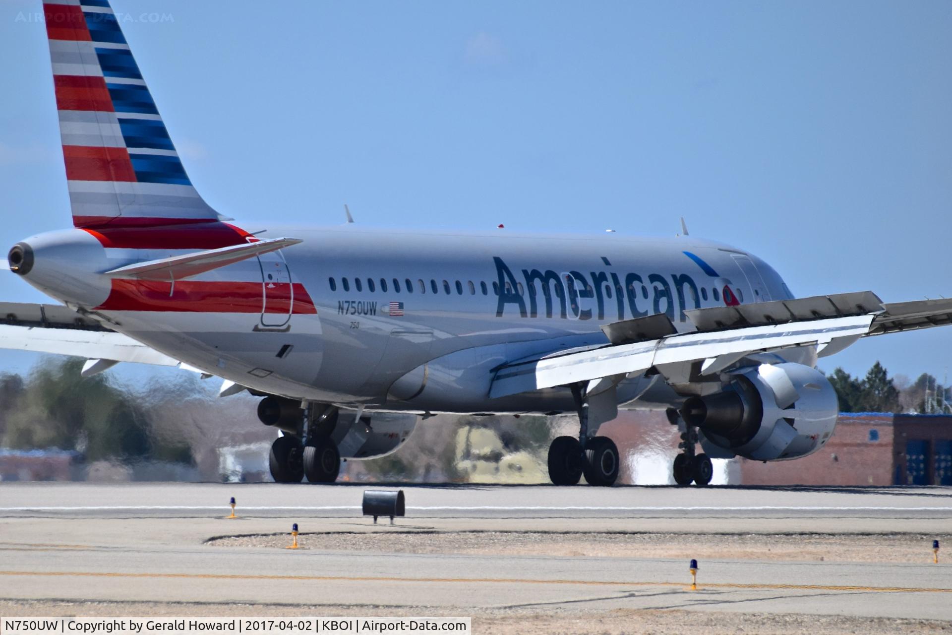 N750UW, 2000 Airbus A319-112 C/N 1315, Landing roll out on RWY 28R.