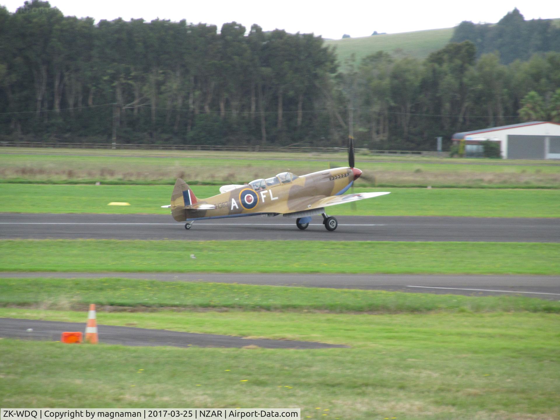 ZK-WDQ, Supermarine 509 Spitfire TR.IX C/N CBAF.5487, just landing at home base