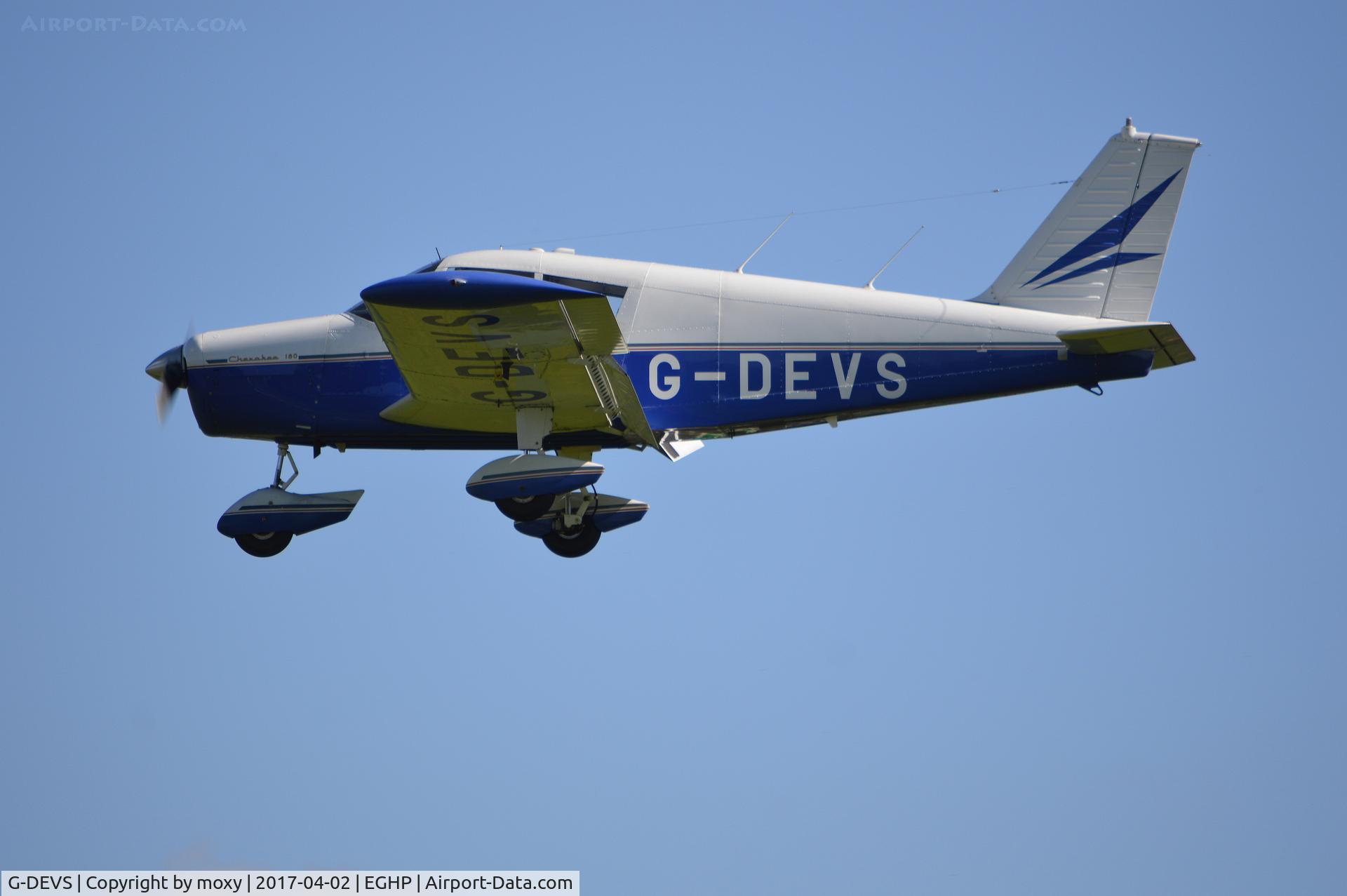 G-DEVS, 1962 Piper PA-28-180 Cherokee C/N 28-830, Piper PA-28-180 Cherokee landing at Popham.