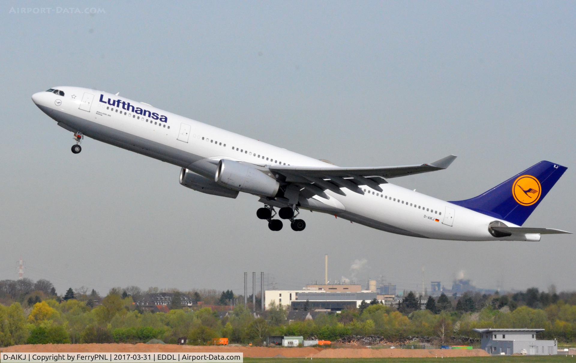 D-AIKJ, 2005 Airbus A330-343X C/N 701, Lufthansa A333 departing for JFK