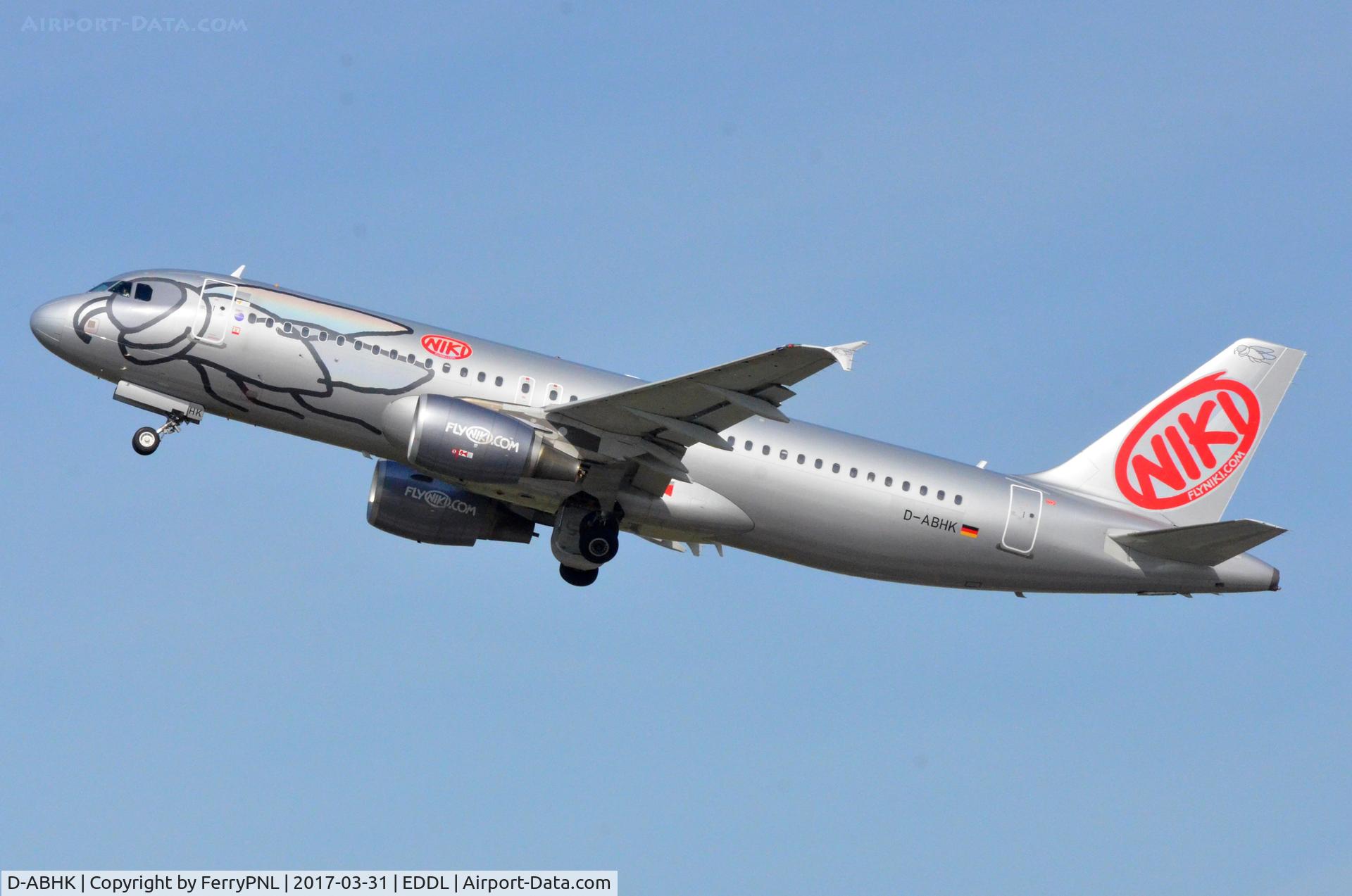 D-ABHK, 2010 Airbus A320-214 C/N 4581, Niki (Air Berlin) A320 lifting-off from DUS
