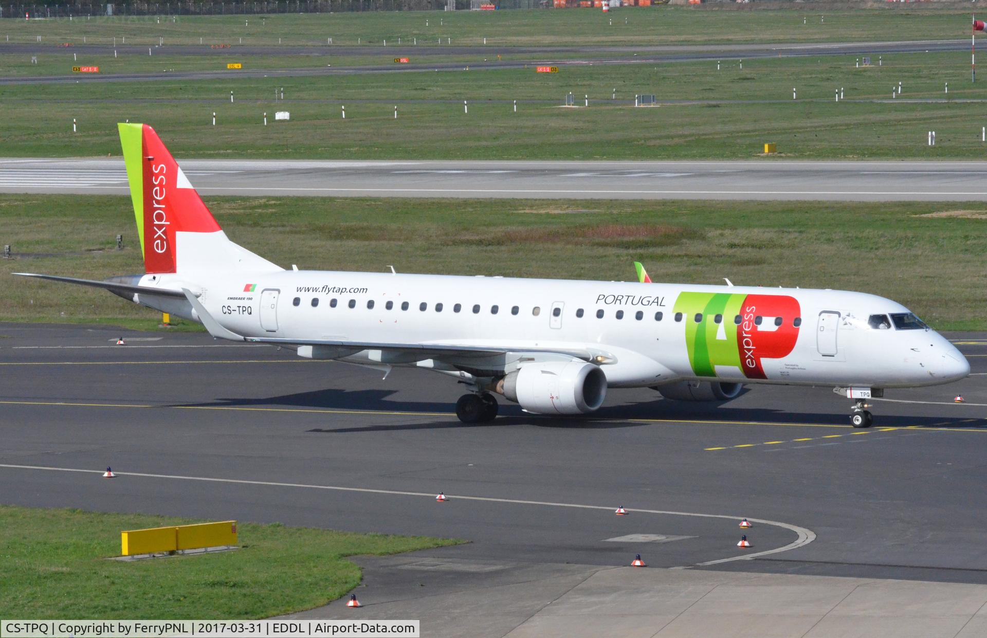 CS-TPQ, 2011 Embraer 190LR (ERJ-190-100LR) C/N 19000450, TAP Express ERJ190 taxying to its gate.