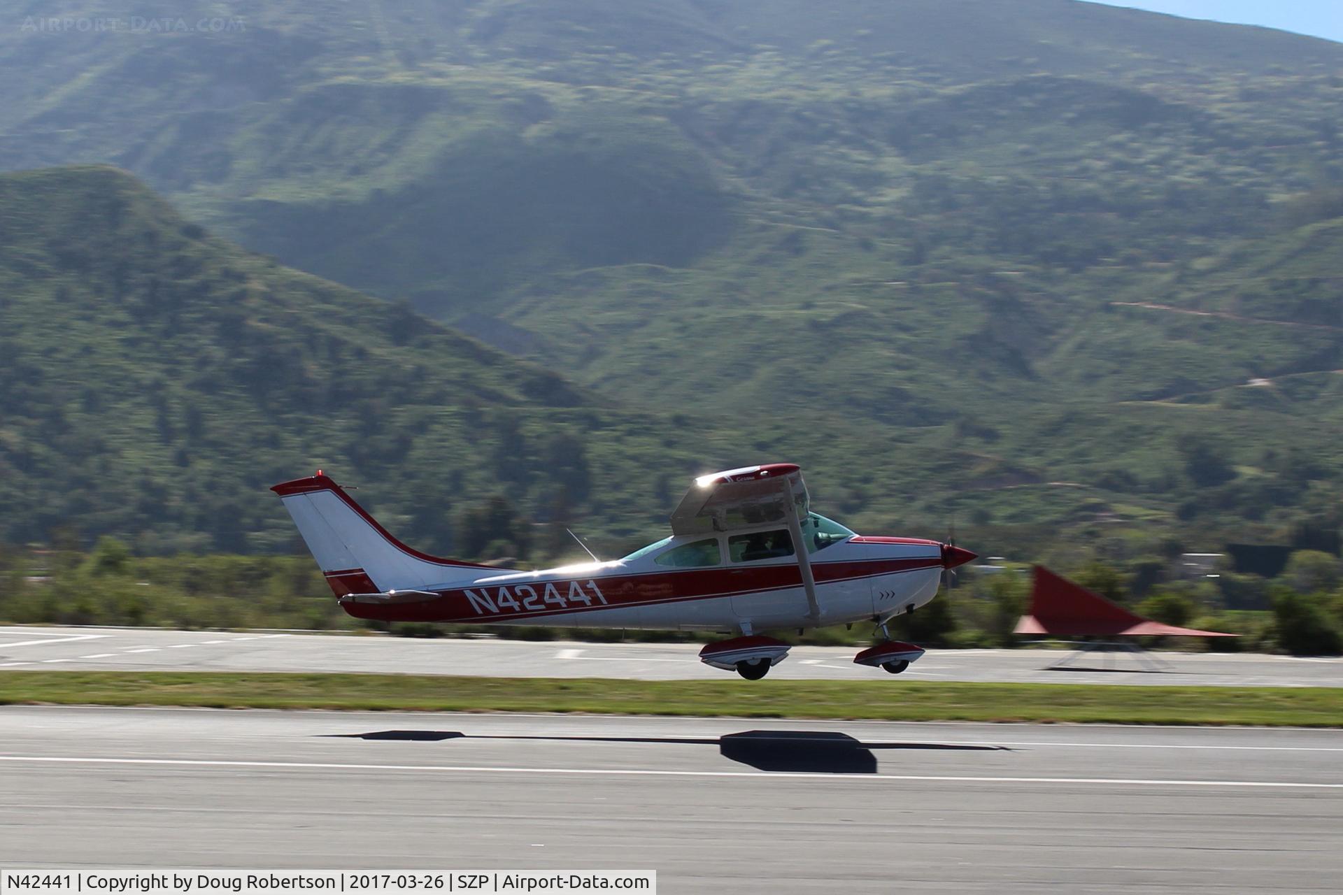 N42441, 1968 Cessna 182L Skylane C/N 18259018, 1968 Cessna 182L SKYLANE, Continental O-470-R 230 Hp, takeoff climb Rwy 22