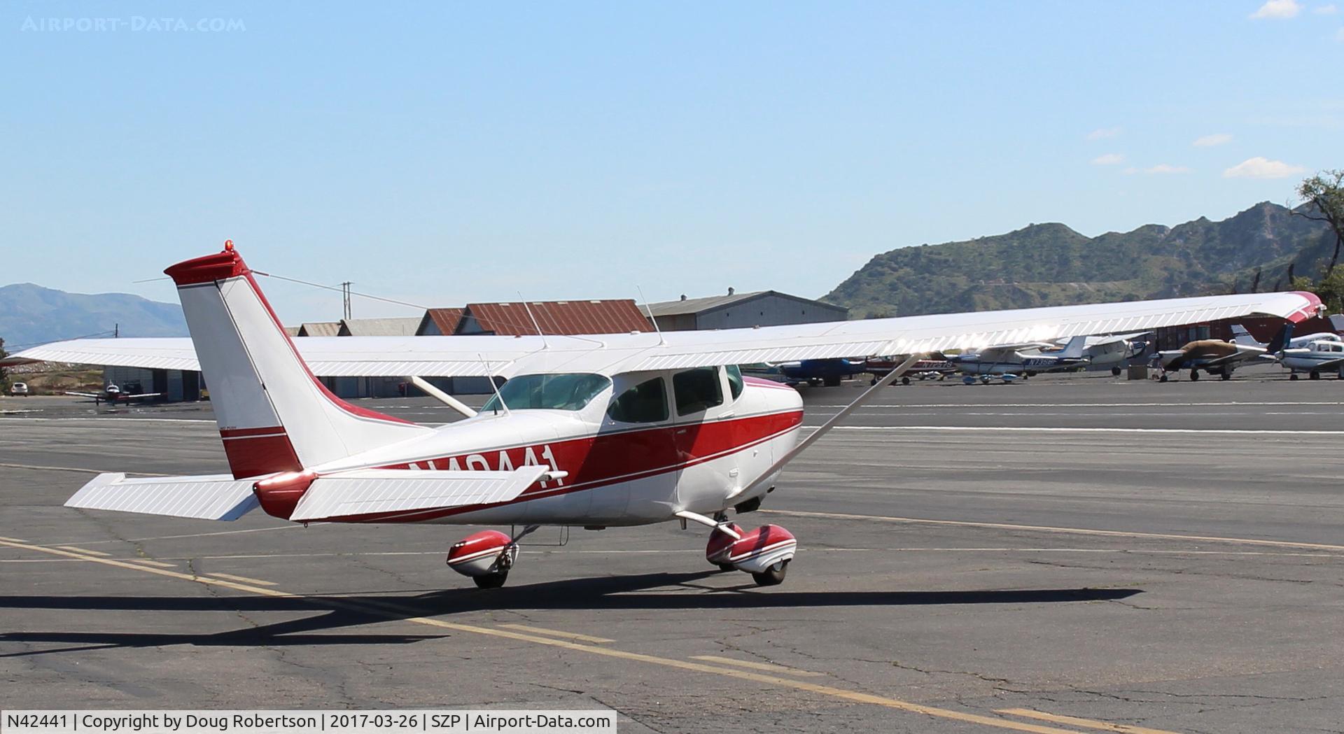 N42441, 1968 Cessna 182L Skylane C/N 18259018, 1968 Cessna 182L Continental O-470-L 230 Hp, taxi 
