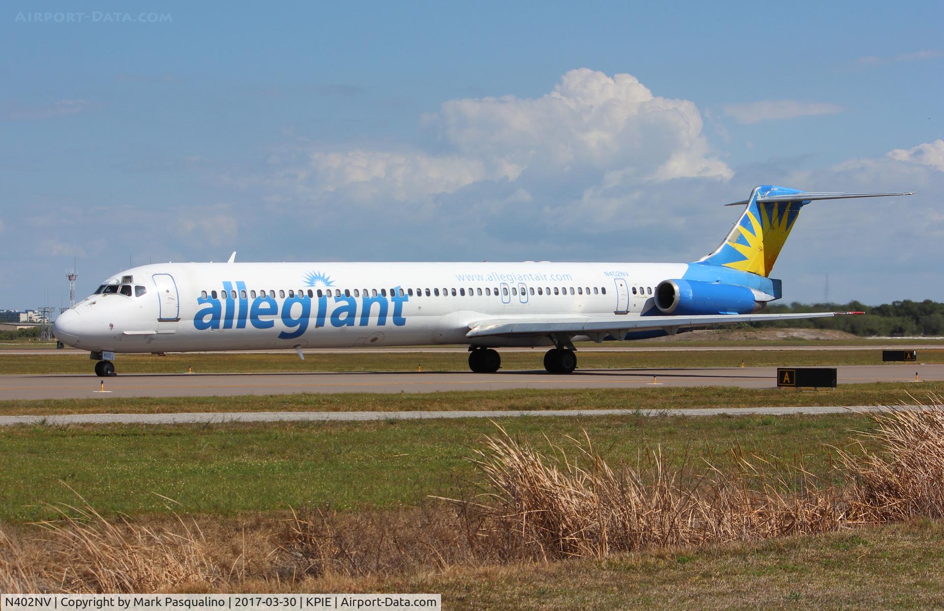 N402NV, 1989 McDonnell Douglas MD-88 C/N 49763, MD-88
