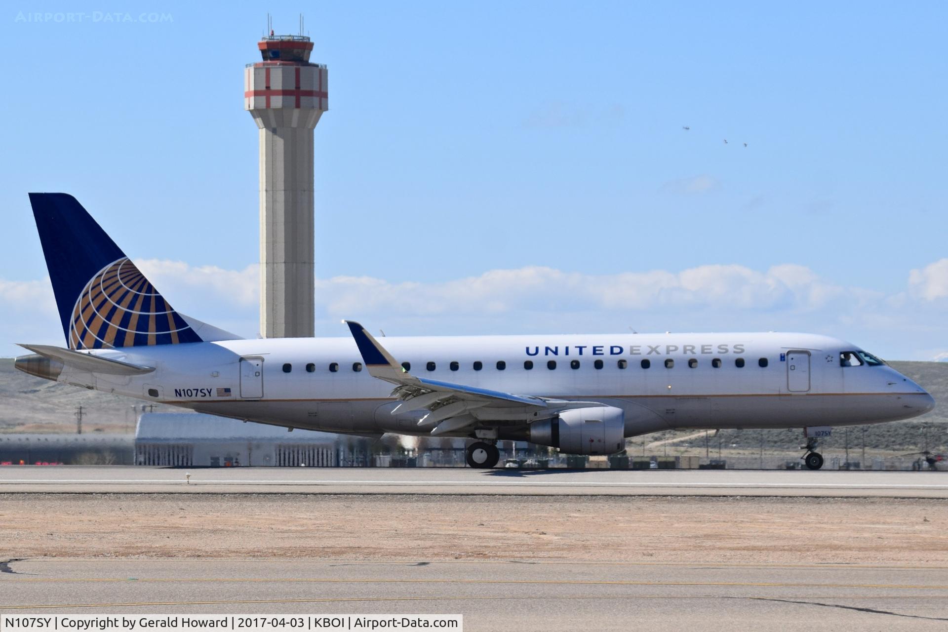 N107SY, 2014 Embraer 175LR (ERJ-170-200LR) C/N 17000400, Take off roll on RWY 28R.
