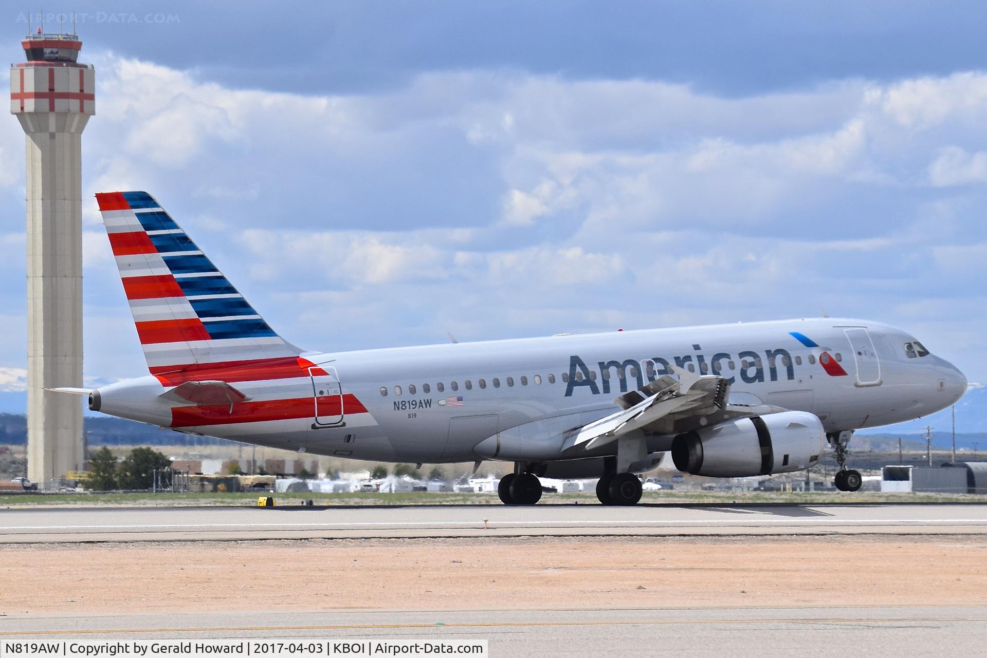 N819AW, 2000 Airbus A319-132 C/N 1395, Landing roll out on RWY 28R.