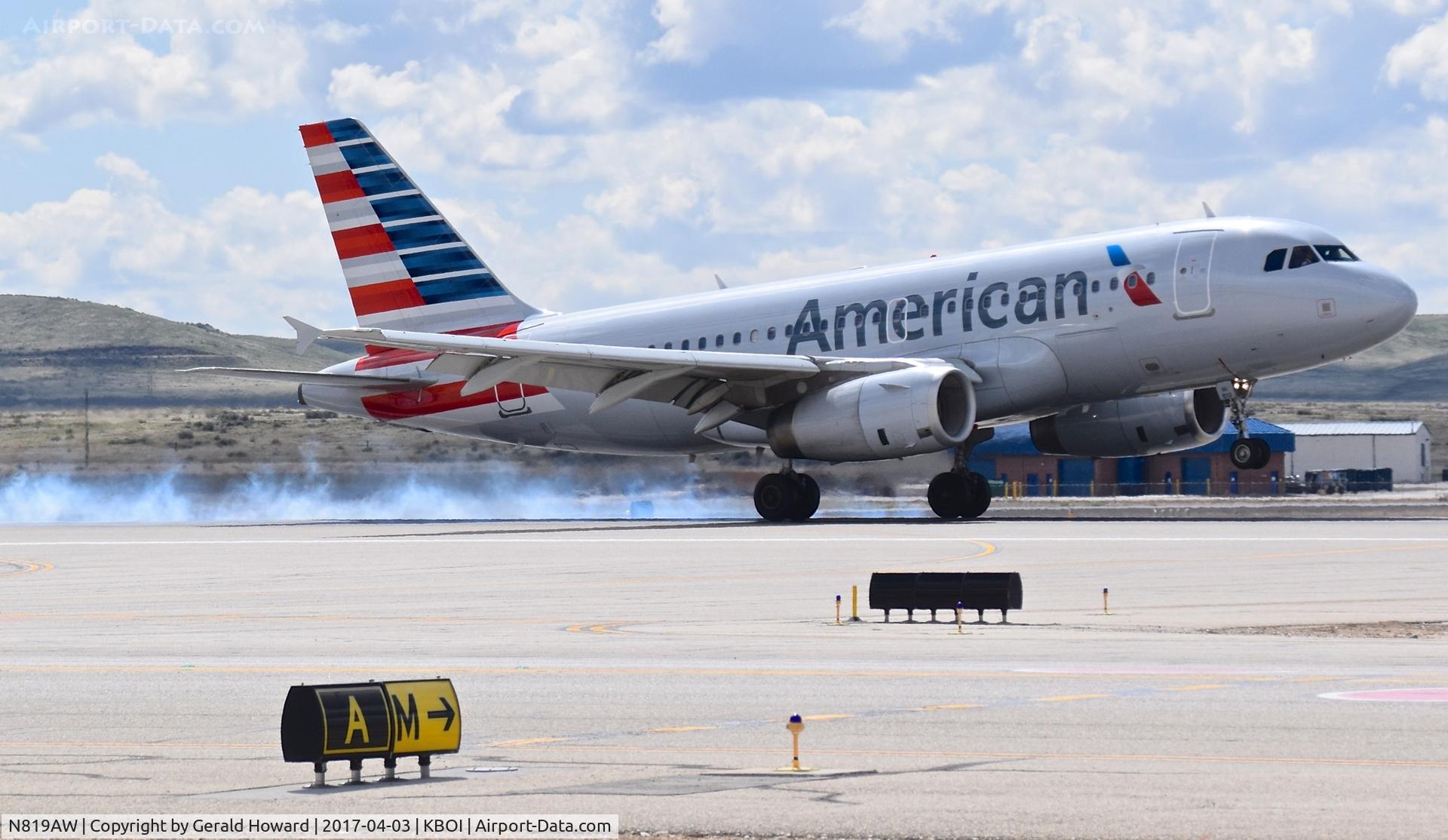 N819AW, 2000 Airbus A319-132 C/N 1395, Touch down on RWY 28R.