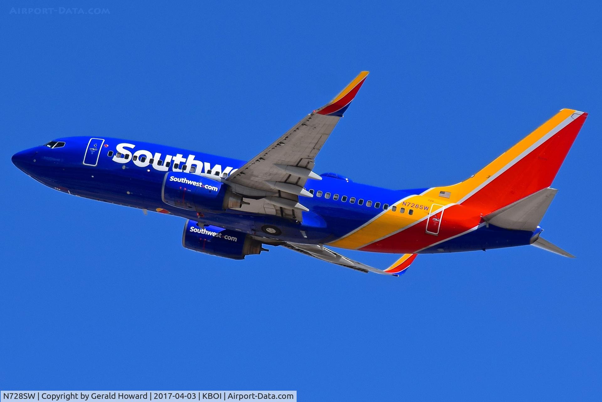 N728SW, 1999 Boeing 737-7H4 C/N 27860, Departing RWY 28R.