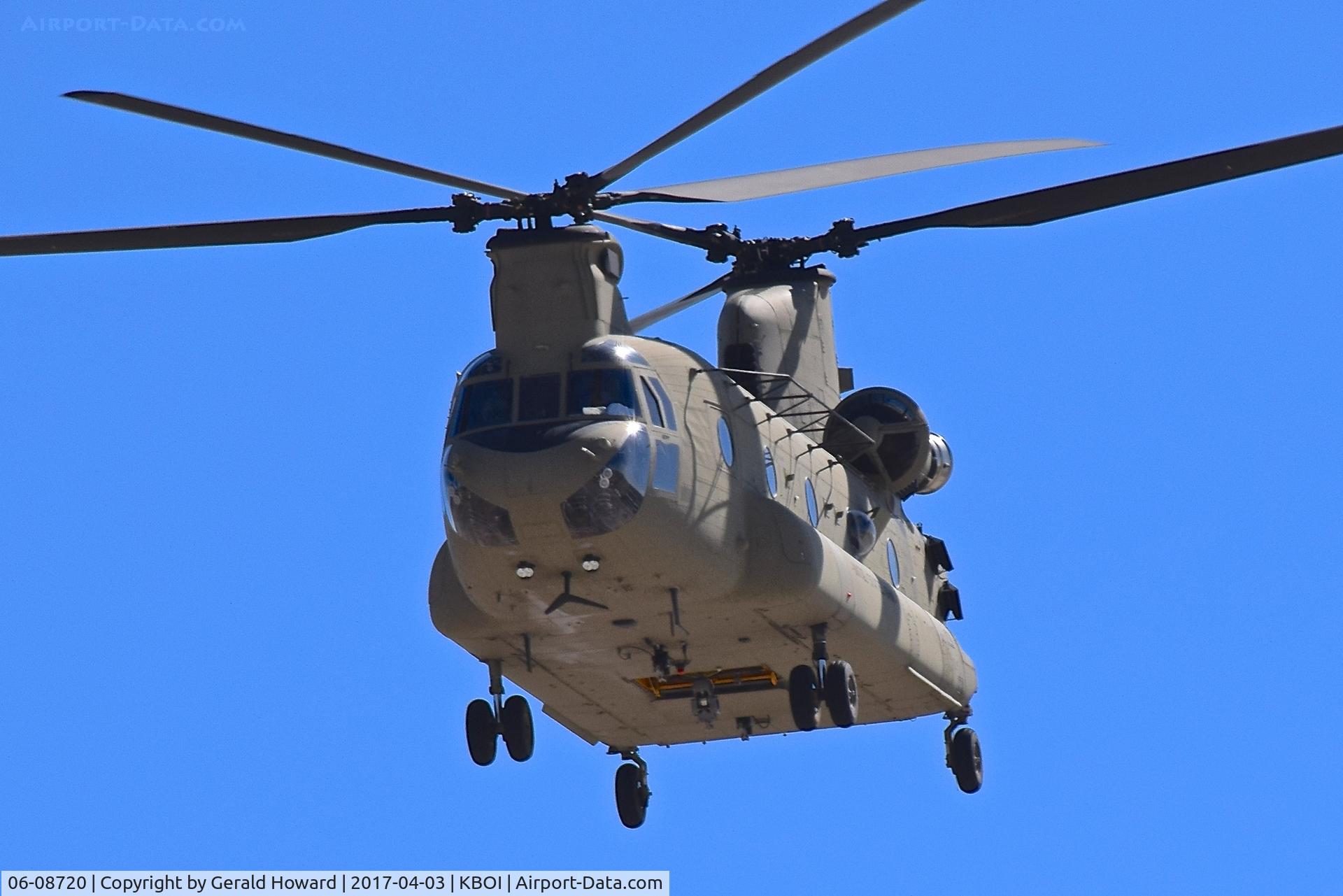 06-08720, 2006 Boeing CH-47F Chinook C/N M8720, Departing RWY 28L.