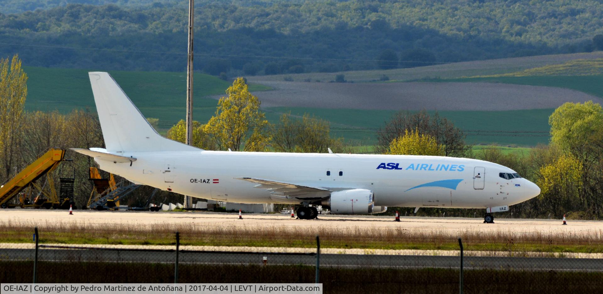 OE-IAZ, 1994 Boeing 737-4Q8  SF C/N 25111, Foronda - Vitoria-Gasteiz - España
