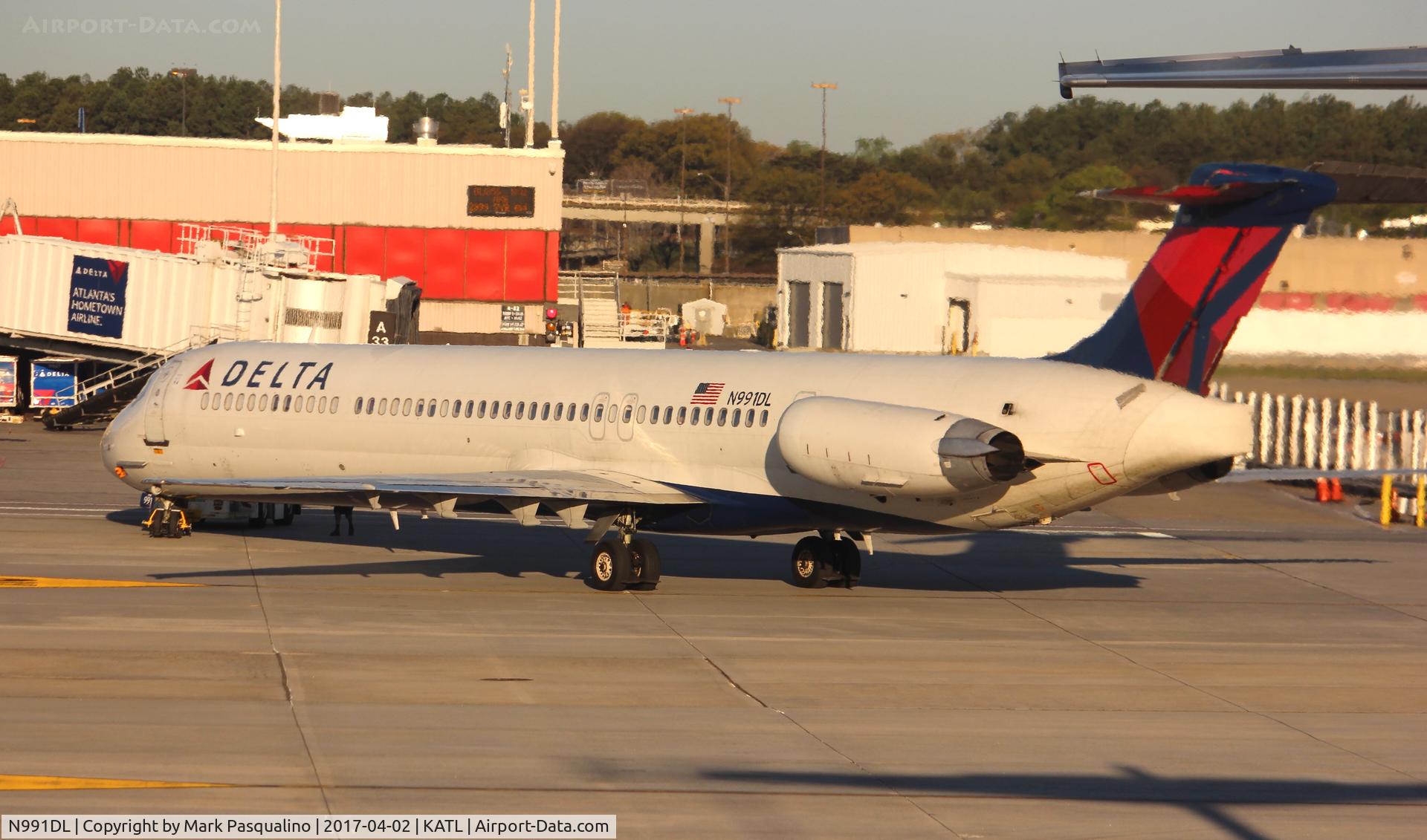 N991DL, 1991 McDonnell Douglas MD-88 C/N 53343, MD-88