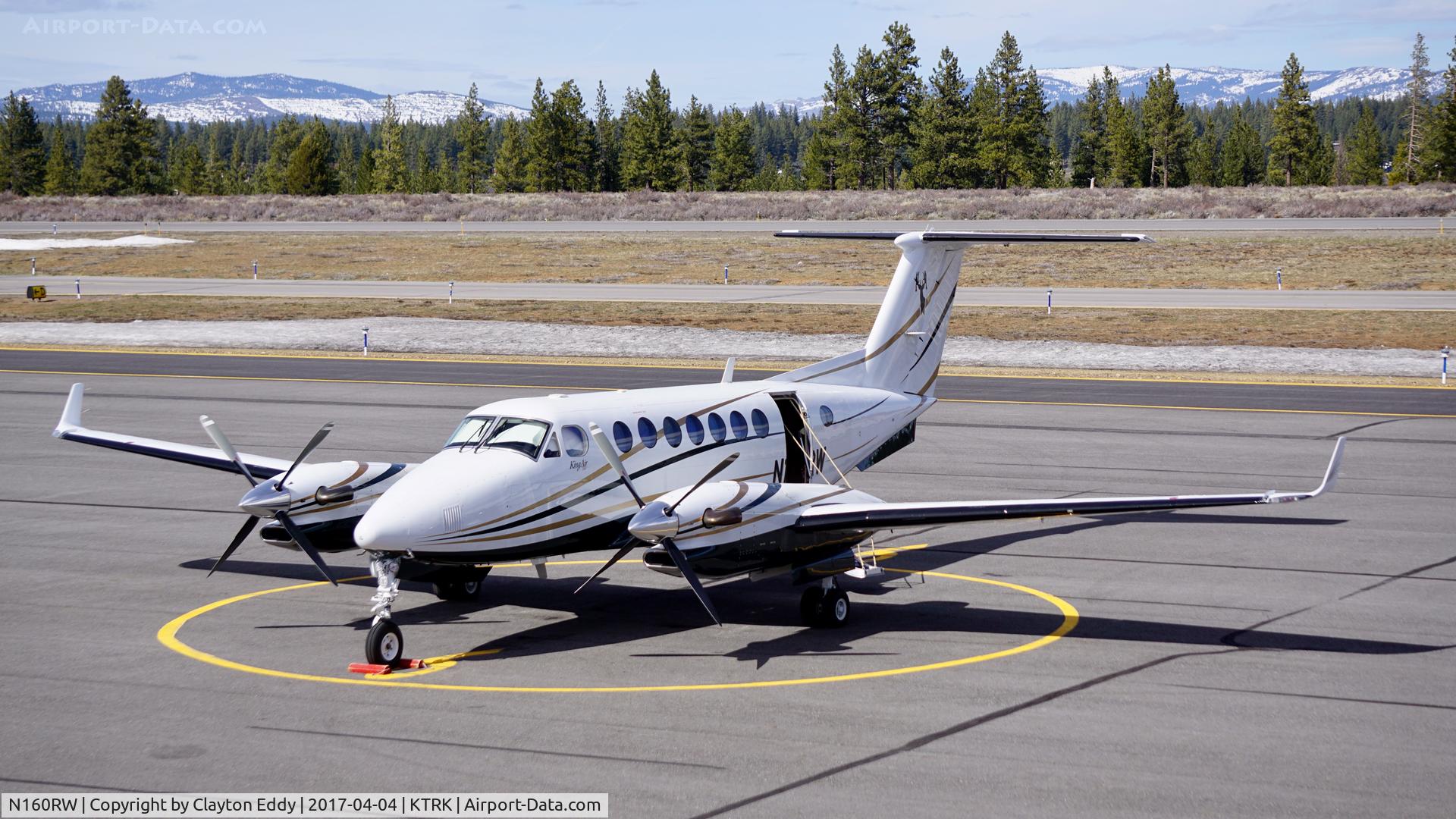 N160RW, 1998 Raytheon Aircraft Company Beech 350 C/N FL-226, Truckee Airport California. 2017.