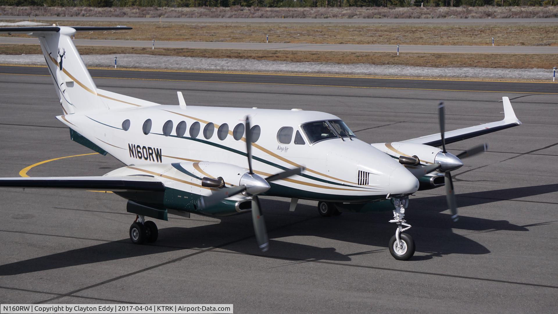 N160RW, 1998 Raytheon Aircraft Company Beech 350 C/N FL-226, Truckee Airport California. 2017.