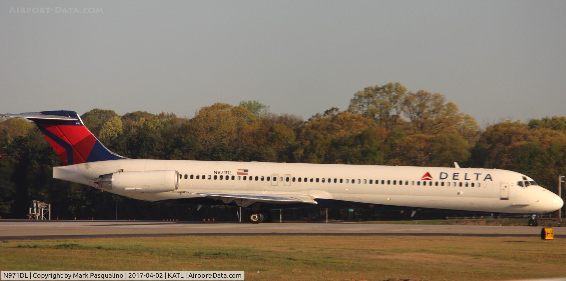 N971DL, 1991 McDonnell Douglas MD-88 C/N 53214, MD-88