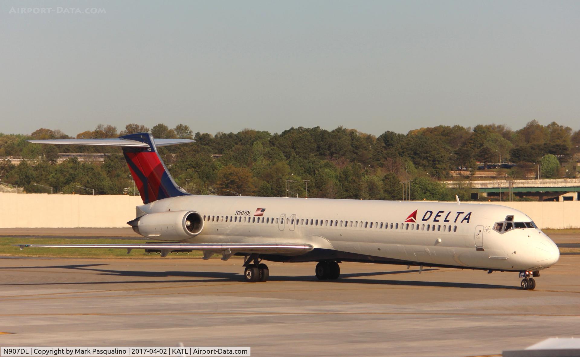 N907DL, 1987 McDonnell Douglas MD-88 C/N 49538, MD-88