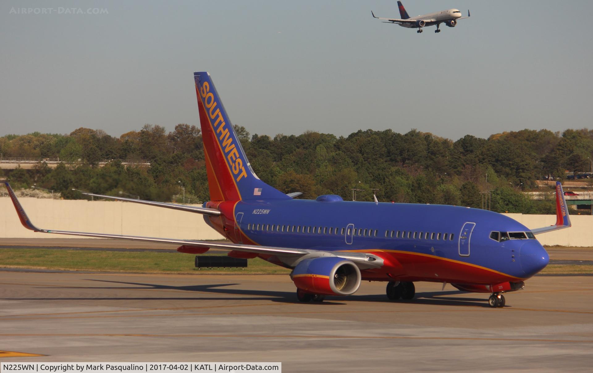 N225WN, 2005 Boeing 737-7H4 C/N 34333, Boeing 737-700