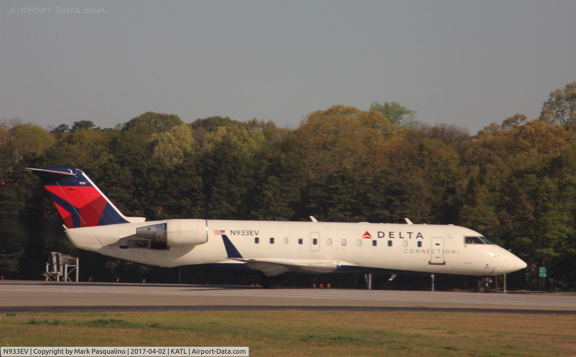 N933EV, 2005 Canadair CRJ-200ER (CL-600-2B19) C/N 8022, CL-600-2B19