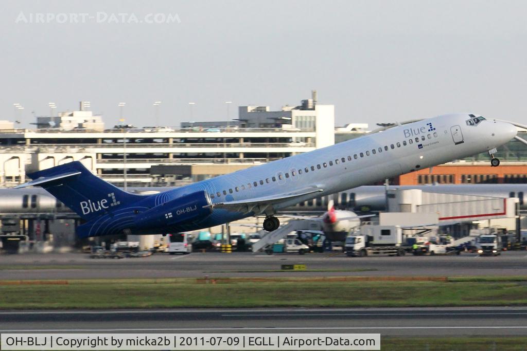 OH-BLJ, 2000 Boeing 717-23S C/N 55065, Take off