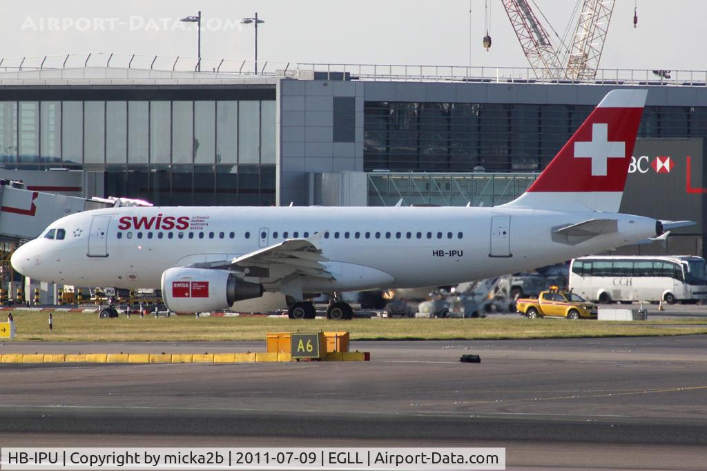 HB-IPU, 1997 Airbus A319-112 C/N 713, Taxiing. Scrapped in march 2020.