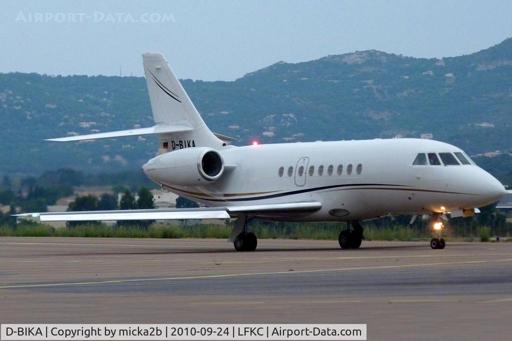 D-BIKA, 2006 Dassault Falcon 2000EX C/N 76, Taxiing