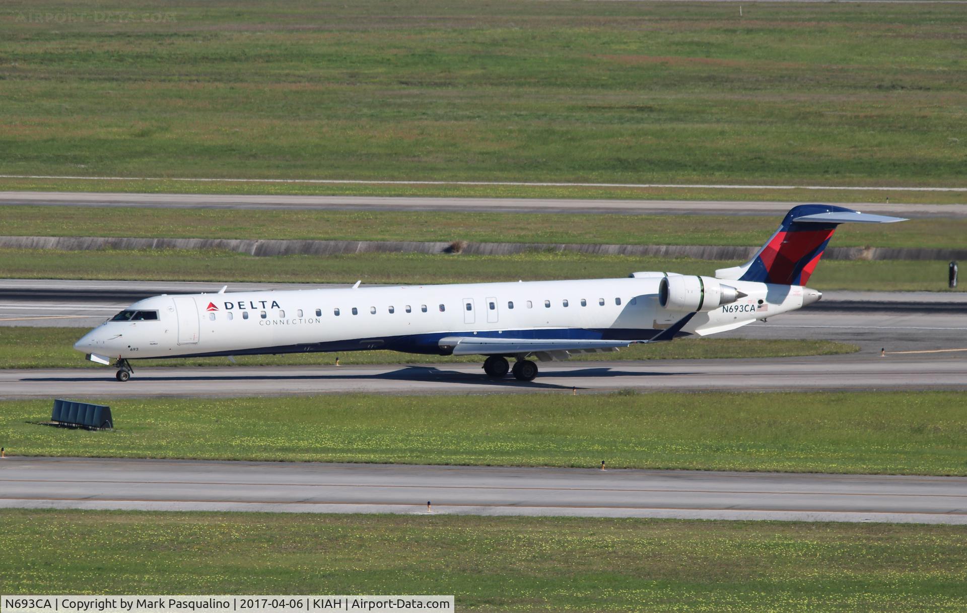 N693CA, 2006 Bombardier CRJ-900ER (CL-600-2D24) C/N 15096, CL600-2D24