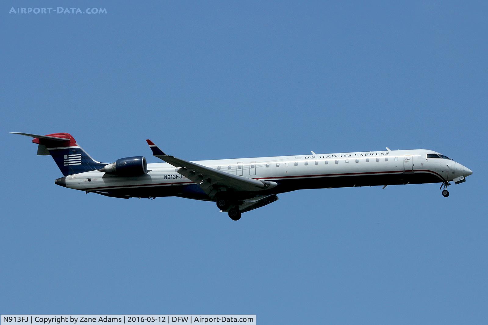 N913FJ, 2004 Bombardier CRJ-900ER (CL-600-2D24) C/N 15013, Landing at DFW Airport