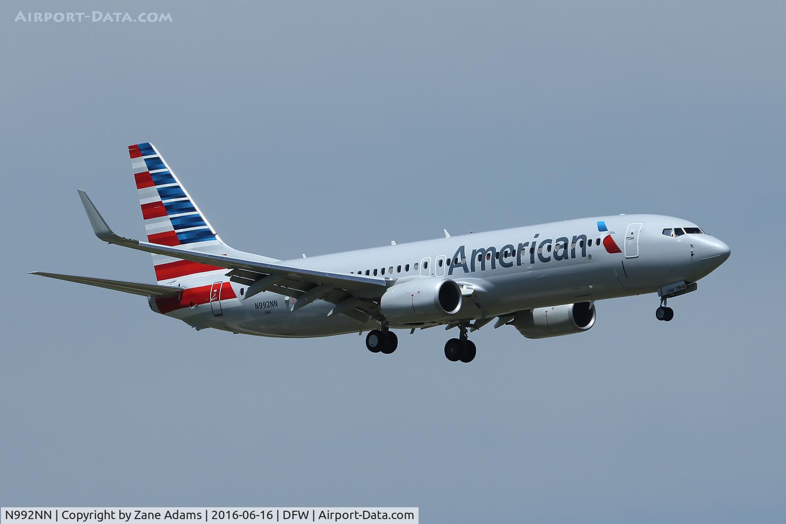 N992NN, 2016 Boeing 737-823 C/N 31244, Landing at DFW Airport