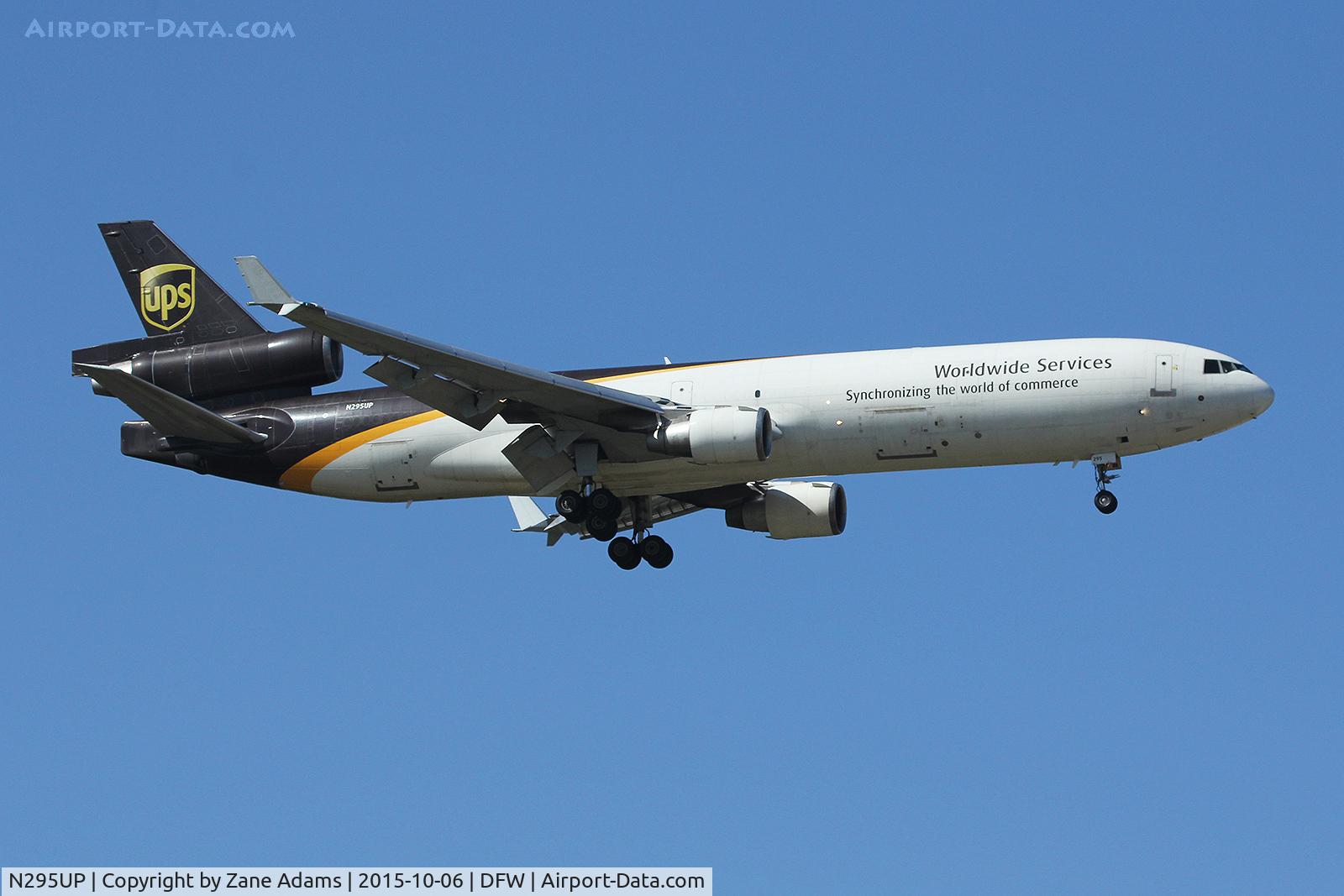 N295UP, 1992 McDonnell Douglas MD-11 C/N 48475, Landing at DFW Airport