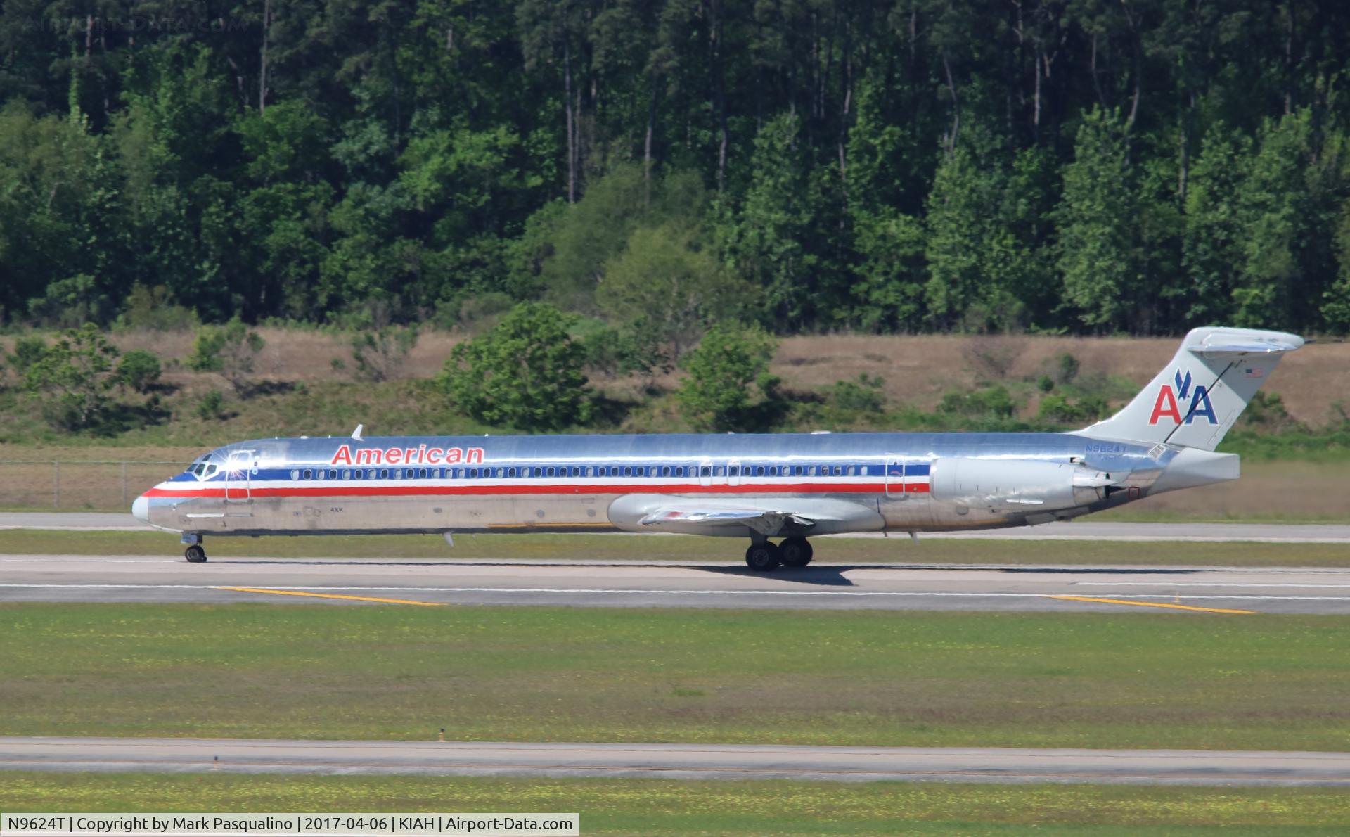 N9624T, 1998 McDonnell Douglas MD-83 (DC-9-83) C/N 53594, MD-83