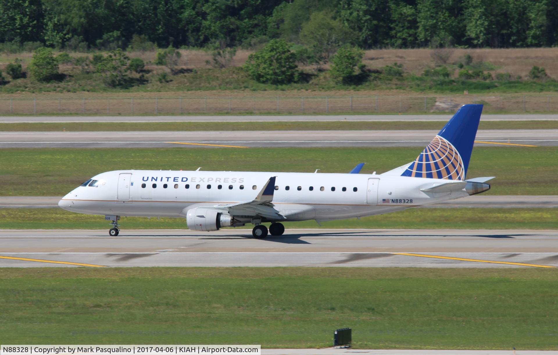 N88328, 2015 Embraer 175LR (ERJ-170-200LR) C/N 17000480, ERJ 170-200 LR