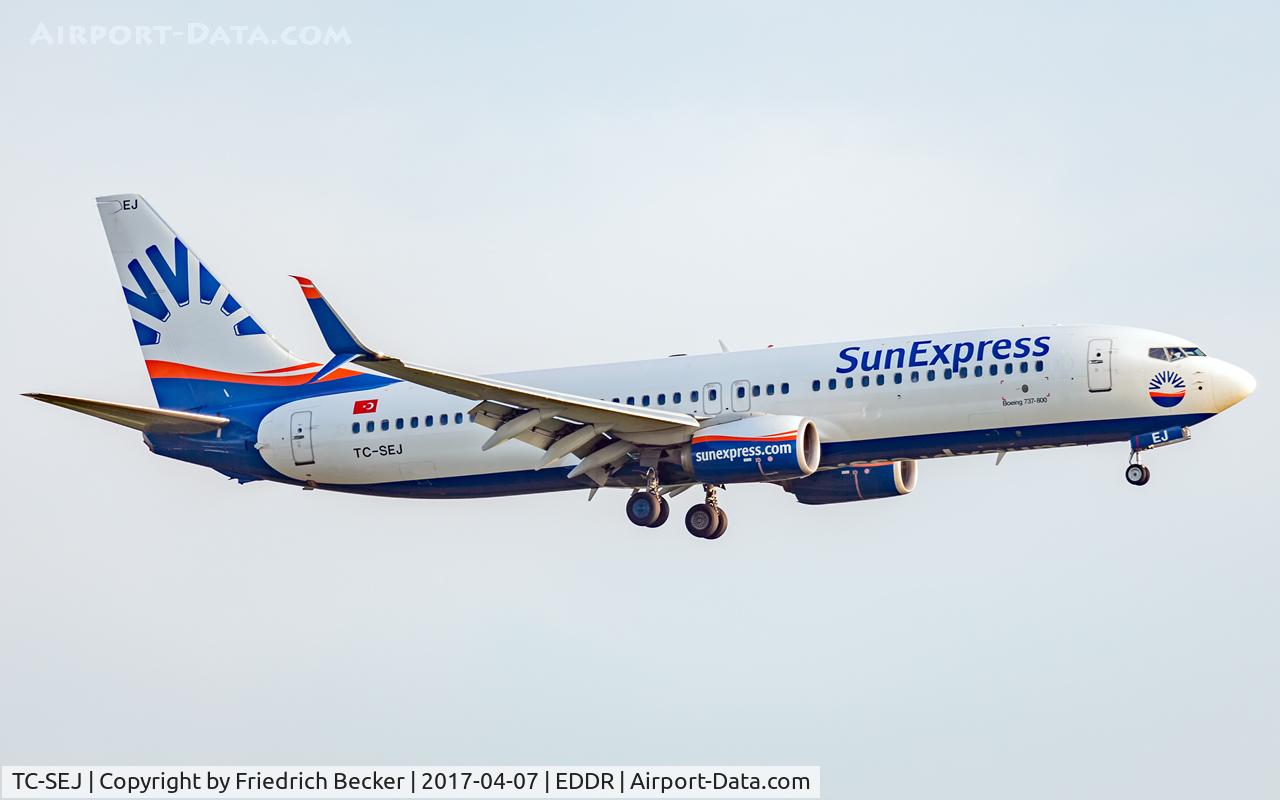TC-SEJ, 2015 Boeing 737-8HC C/N 61171, on final RW27