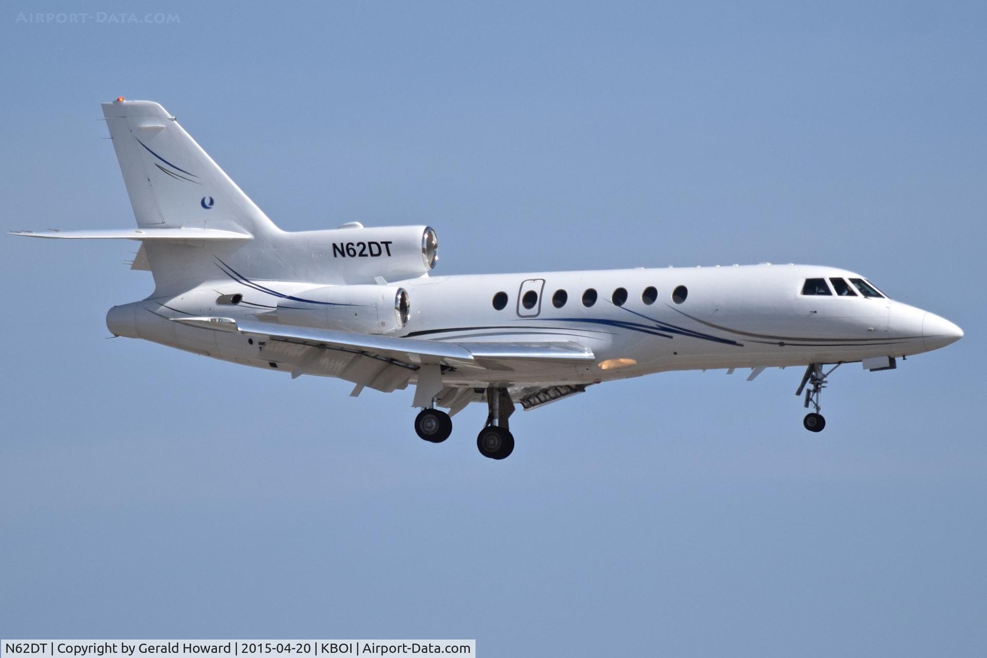 N62DT, 1990 Dassault Falcon 50 C/N 200, Landing RWY 10R.