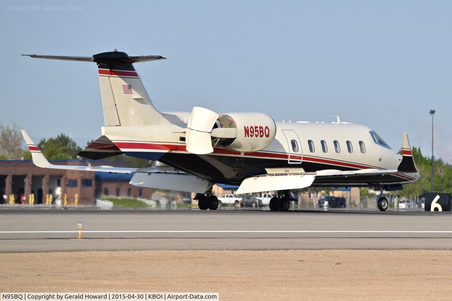 N95BQ, 2001 Learjet 60 C/N 232, Landing roll out on RWY 28R.
