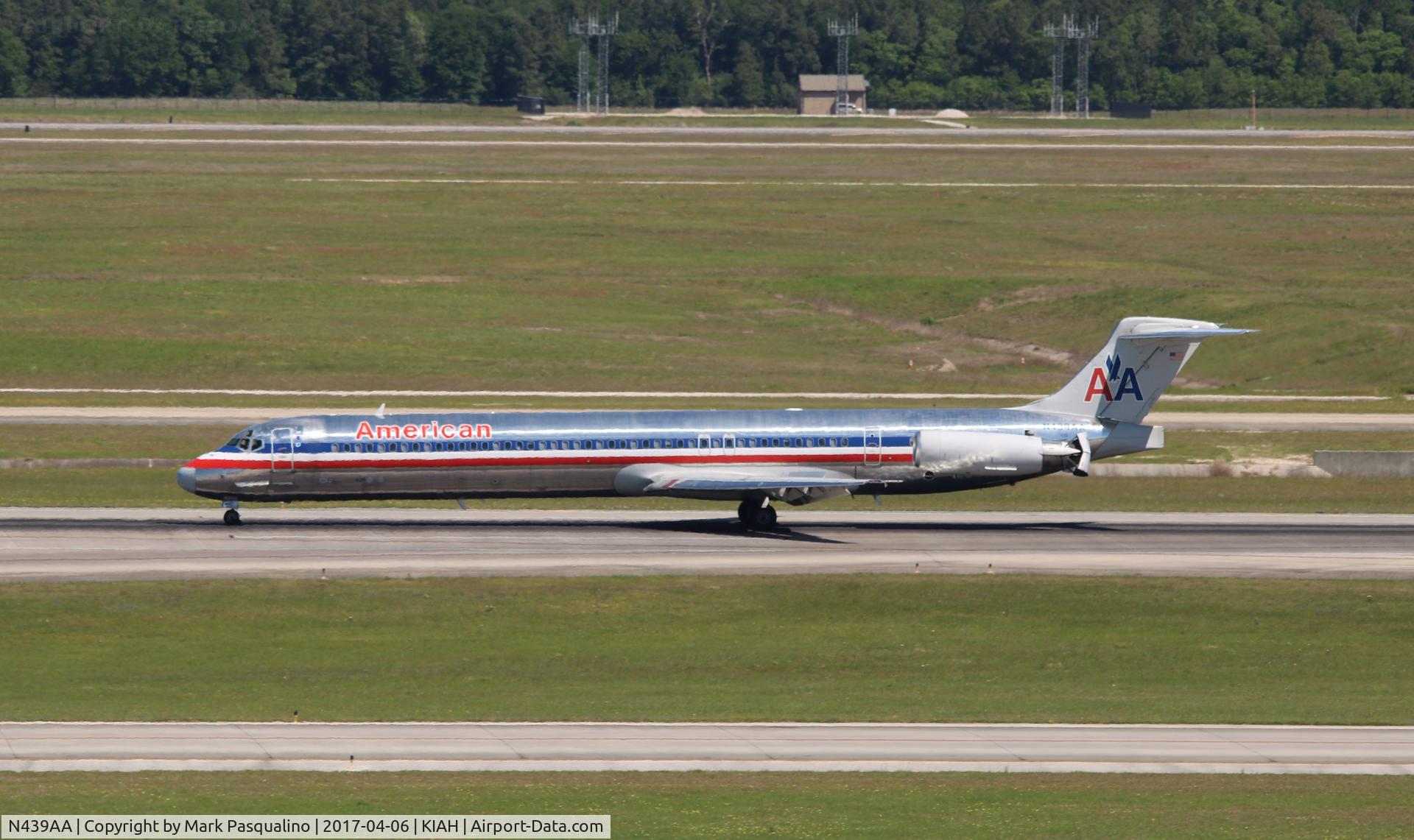 N439AA, 1987 McDonnell Douglas MD-83 (DC-9-83) C/N 49457, MD-83