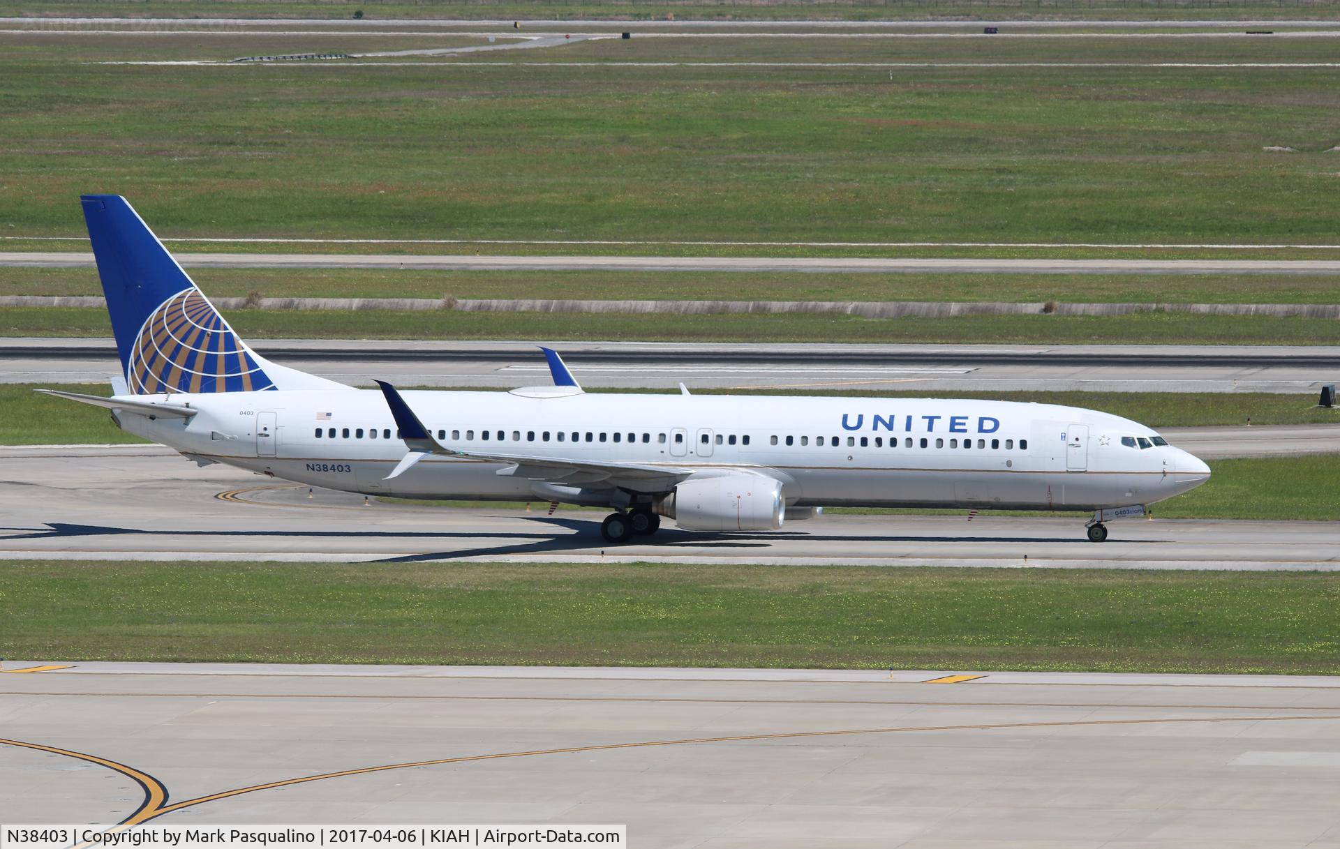 N38403, 2001 Boeing 737-924 C/N 30120, Boeing 737-900