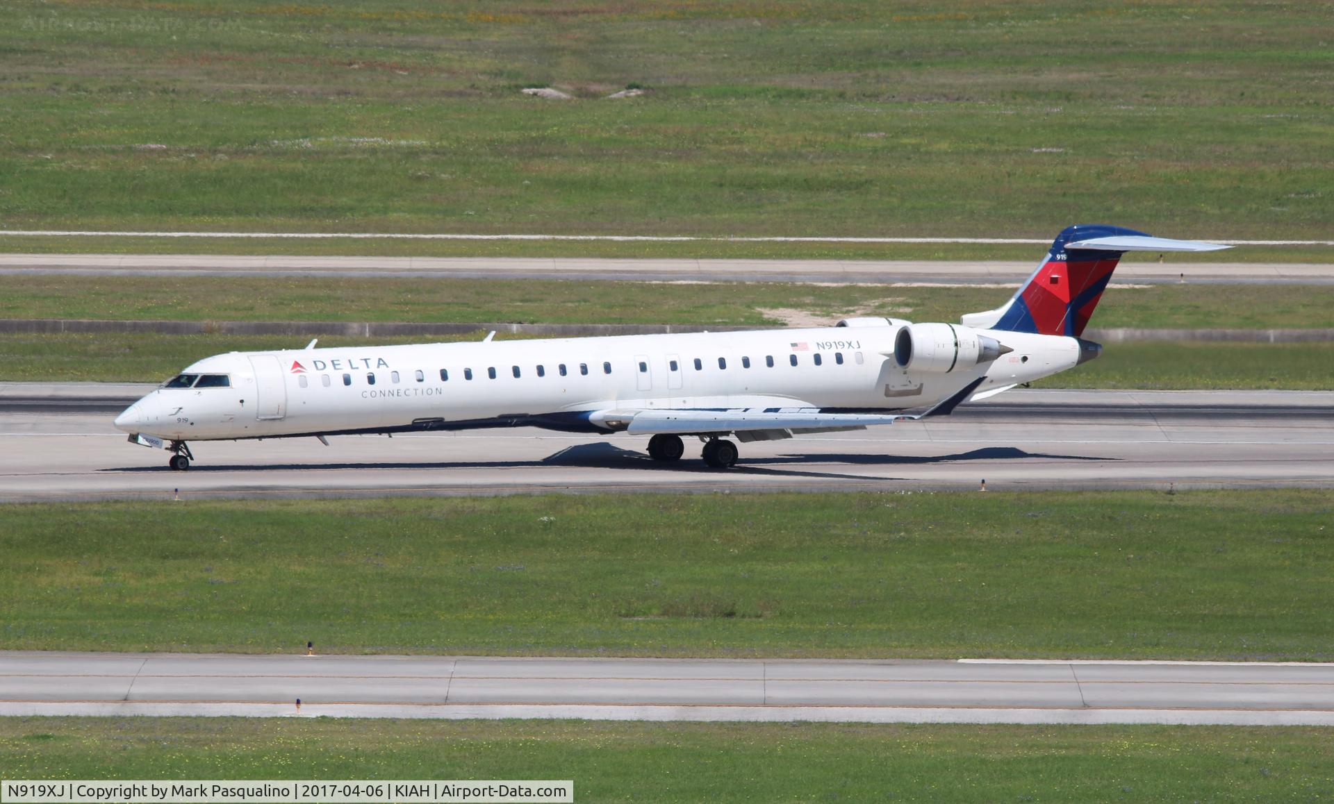 N919XJ, 2008 Bombardier CRJ-900ER (CL-600-2D24) C/N 15163, CL600-2D24