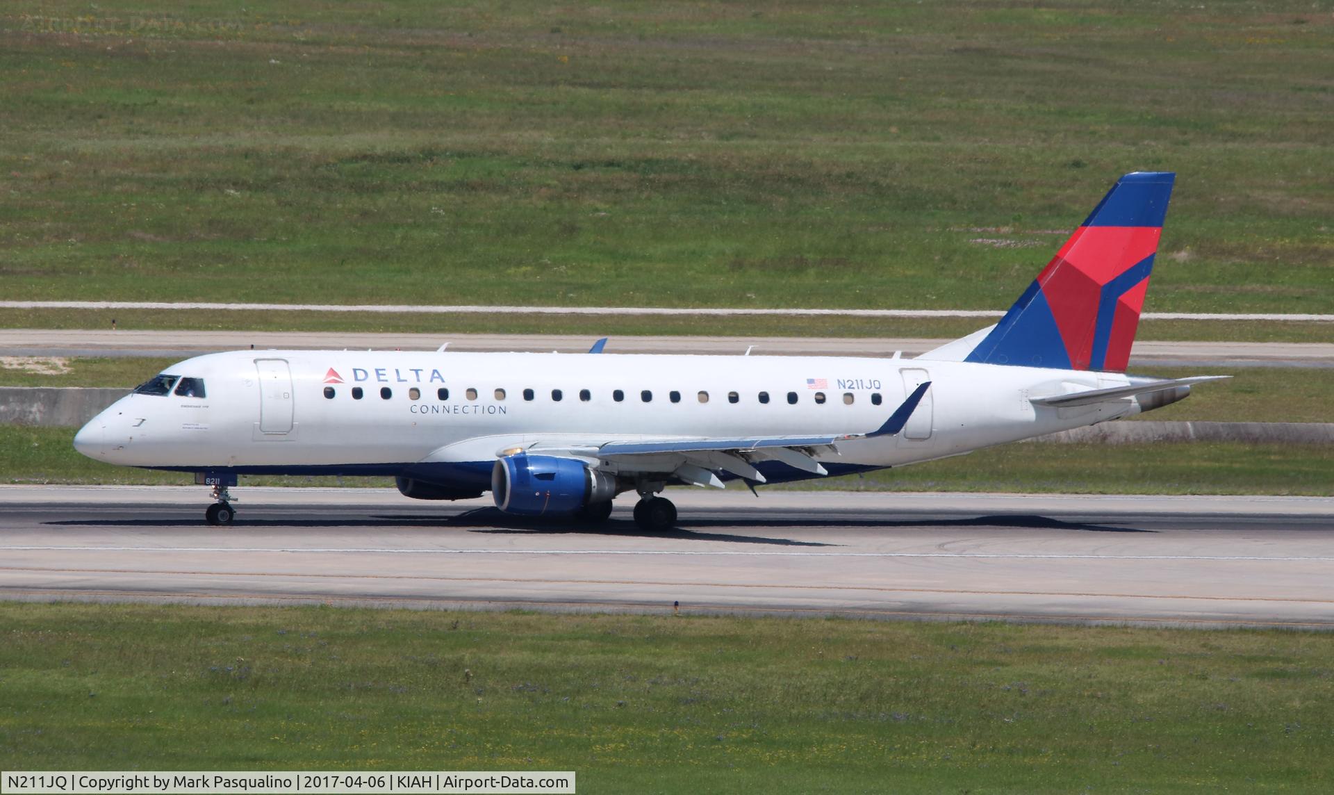 N211JQ, 2008 Embraer 175LR (ERJ-170-200LR) C/N 17000261, ERJ 170-200 LR